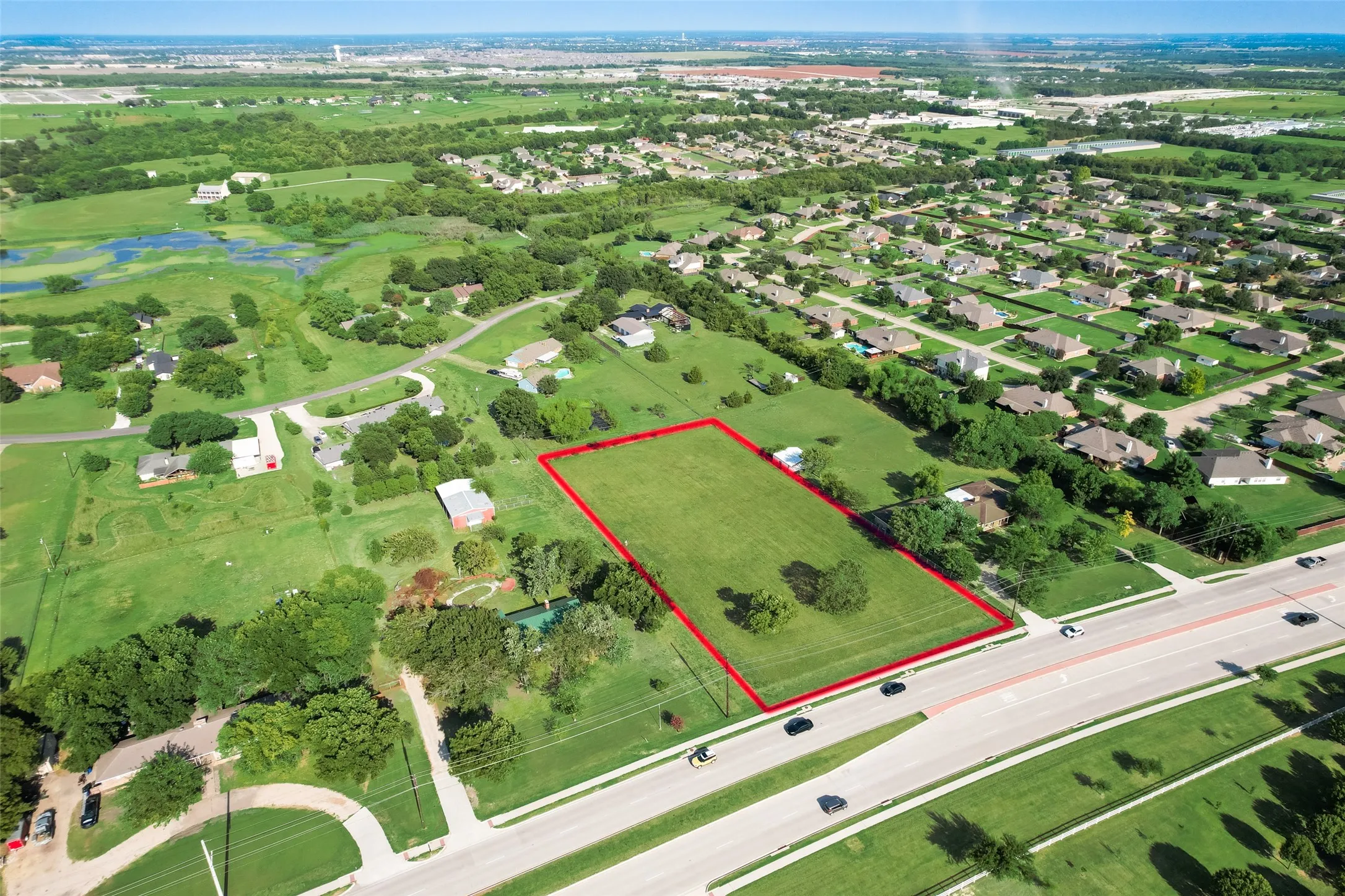 Aerial image from 2023; boundary lines are approximate