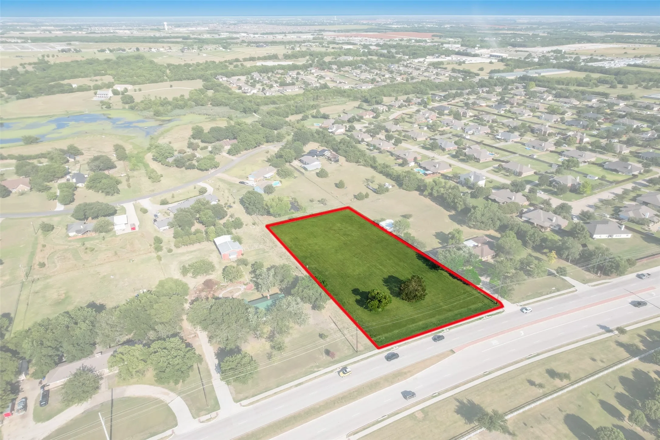 Aerial image from 2023; boundary lines are approximate
