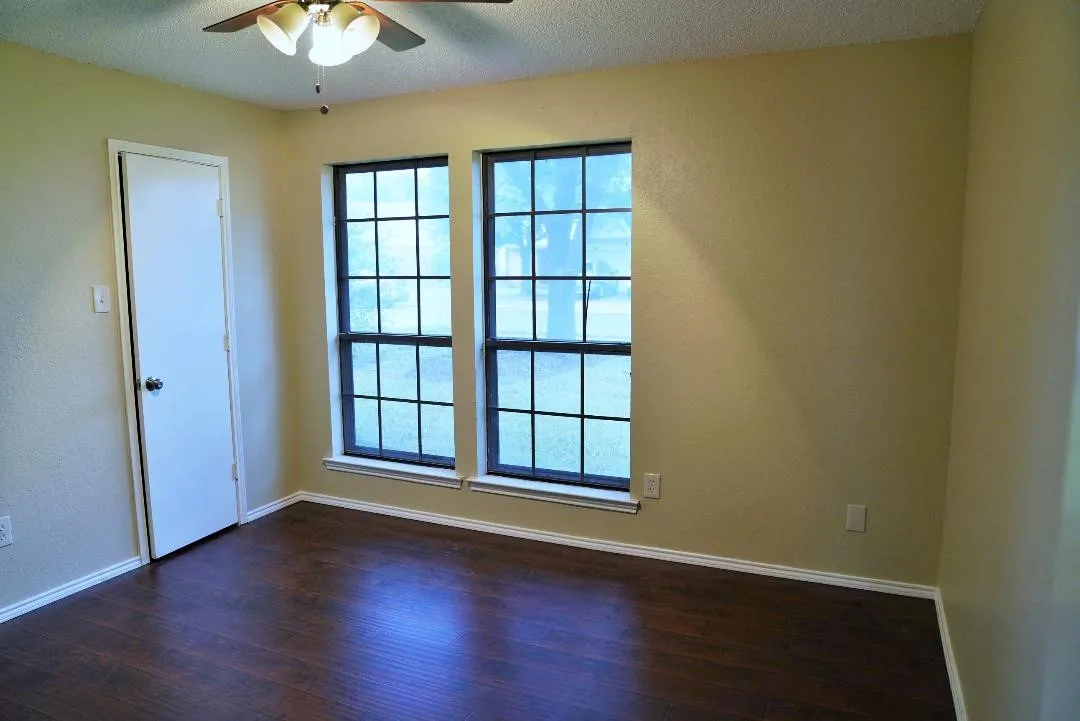 Single Family Residence For Rent in Tarrant County , 7624 Cedarhill Road, Watauga, Texas 76148, 3 Bedroom, 2 Bathroom, 2 Garage spaces, 1,240 Sqft, built in 1983, mls#21365217, Real Estate Agent in Watauga, Homes For Rent in Tarrant county, Homes For Rent in Watauga, Realtor in Watauga Texas, Real Estate Brokerage Independent Realty Texas, Luminita Cordes Realtor