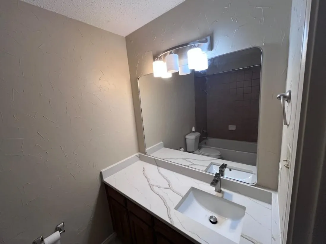 Single Family Residence For Rent in Tarrant County , 7624 Cedarhill Road, Watauga, Texas 76148, 3 Bedroom, 2 Bathroom, 2 Garage spaces, 1,240 Sqft, built in 1983, mls#21365217, Real Estate Agent in Watauga, Homes For Rent in Tarrant county, Homes For Rent in Watauga, Realtor in Watauga Texas, Real Estate Brokerage Independent Realty Texas, Luminita Cordes Realtor