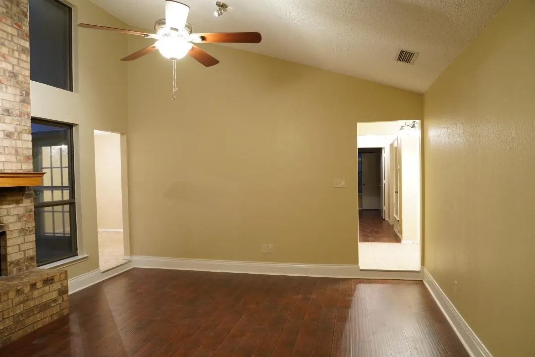 Single Family Residence For Rent in Tarrant County , 7624 Cedarhill Road, Watauga, Texas 76148, 3 Bedroom, 2 Bathroom, 2 Garage spaces, 1,240 Sqft, built in 1983, mls#21365217, Real Estate Agent in Watauga, Homes For Rent in Tarrant county, Homes For Rent in Watauga, Realtor in Watauga Texas, Real Estate Brokerage Independent Realty Texas, Luminita Cordes Realtor