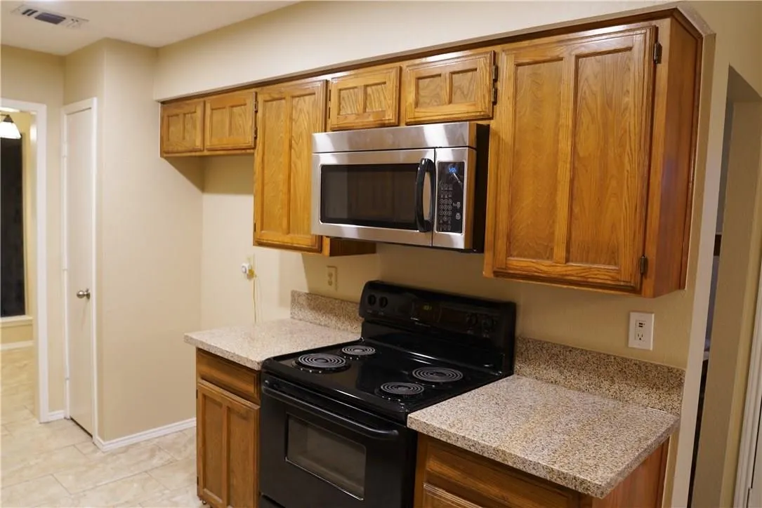 Single Family Residence For Rent in Tarrant County , 7624 Cedarhill Road, Watauga, Texas 76148, 3 Bedroom, 2 Bathroom, 2 Garage spaces, 1,240 Sqft, built in 1983, mls#21365217, Real Estate Agent in Watauga, Homes For Rent in Tarrant county, Homes For Rent in Watauga, Realtor in Watauga Texas, Real Estate Brokerage Independent Realty Texas, Luminita Cordes Realtor