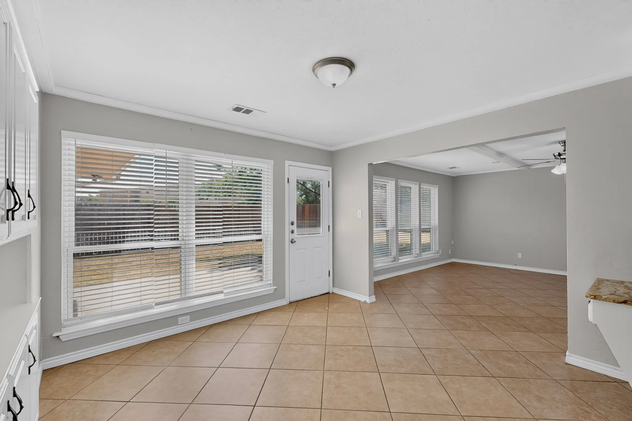 Single Family Residence For Sale in Dallas County , 1380 Green Hills Court, Duncanville, Texas 75137, 5 Bedroom, 4 Bathroom, 2 Garage spaces, 3,160 Sqft, built in 1981, mls#21364914, Real Estate Agent in Duncanville, Homes For Sale in Dallas county, Homes For Sale in Duncanville, Realtor in Duncanville Texas, Real Estate Brokerage Independent Realty Texas, Luminita Cordes Realtor