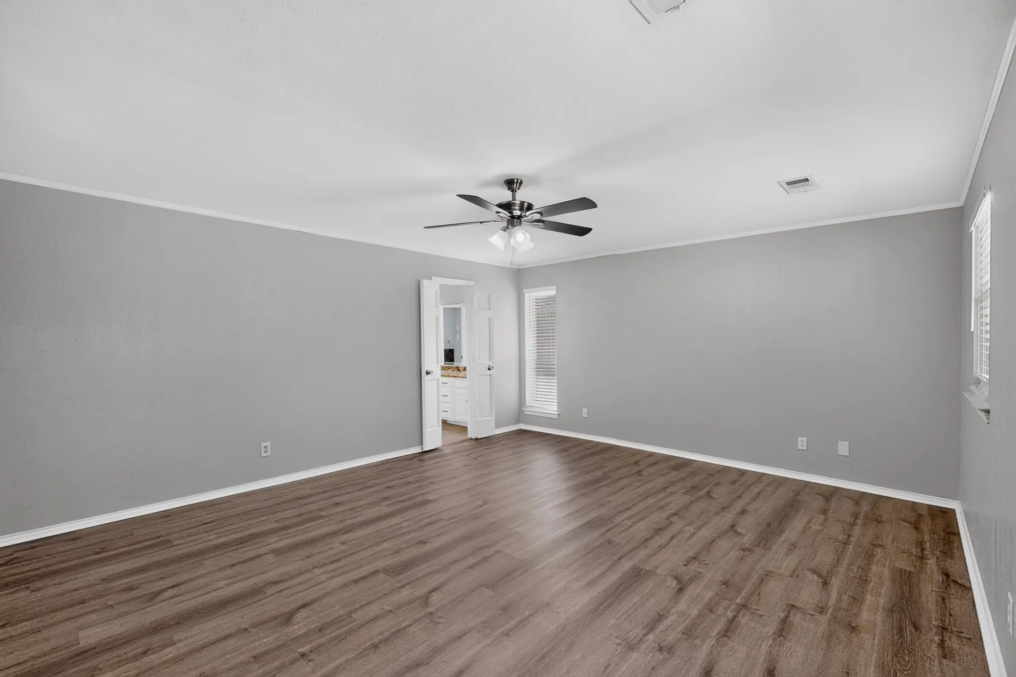Single Family Residence For Sale in Dallas County , 1380 Green Hills Court, Duncanville, Texas 75137, 5 Bedroom, 4 Bathroom, 2 Garage spaces, 3,160 Sqft, built in 1981, mls#21364914, Real Estate Agent in Duncanville, Homes For Sale in Dallas county, Homes For Sale in Duncanville, Realtor in Duncanville Texas, Real Estate Brokerage Independent Realty Texas, Luminita Cordes Realtor