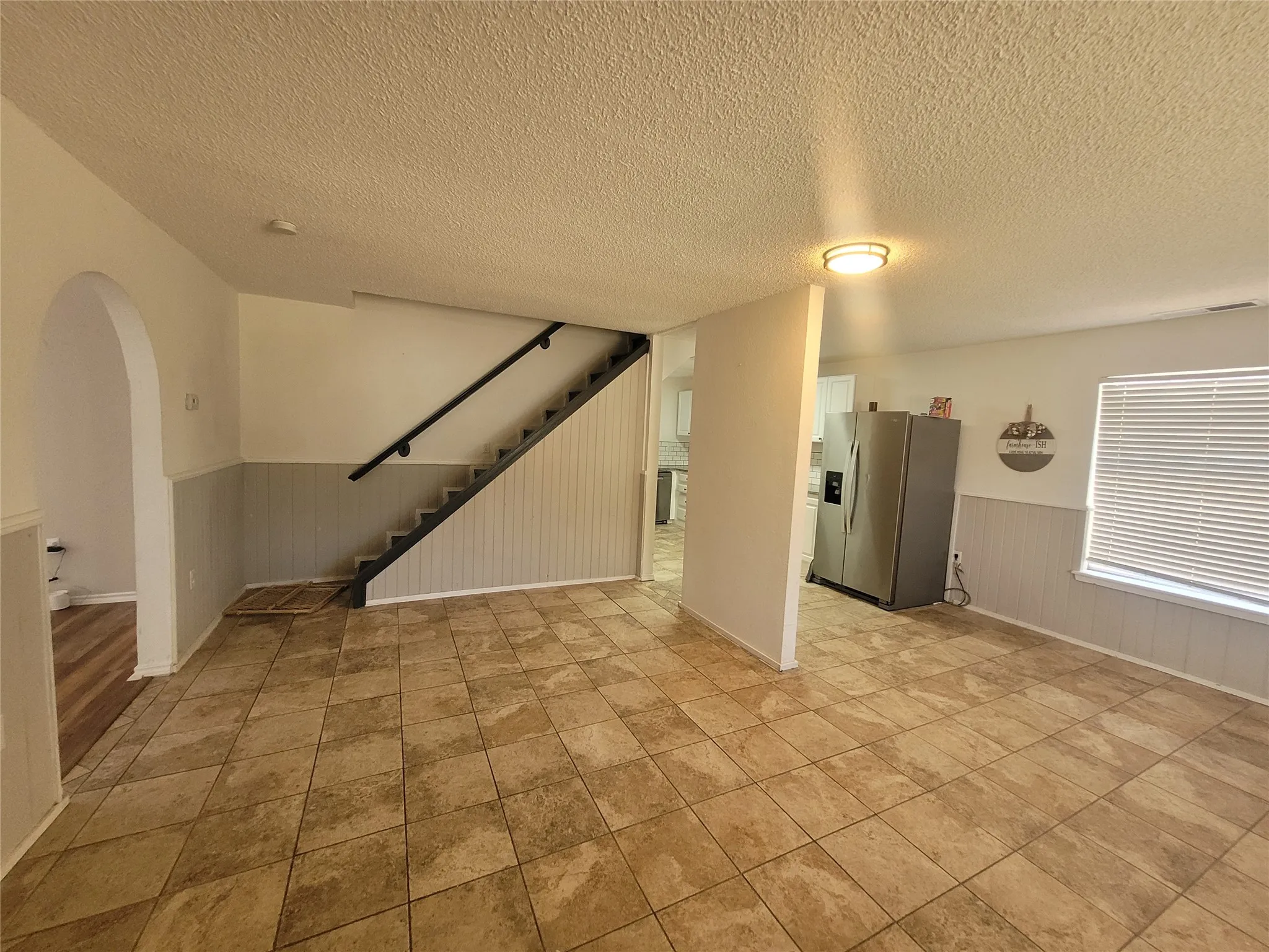 Dining room and breakfast space right here.