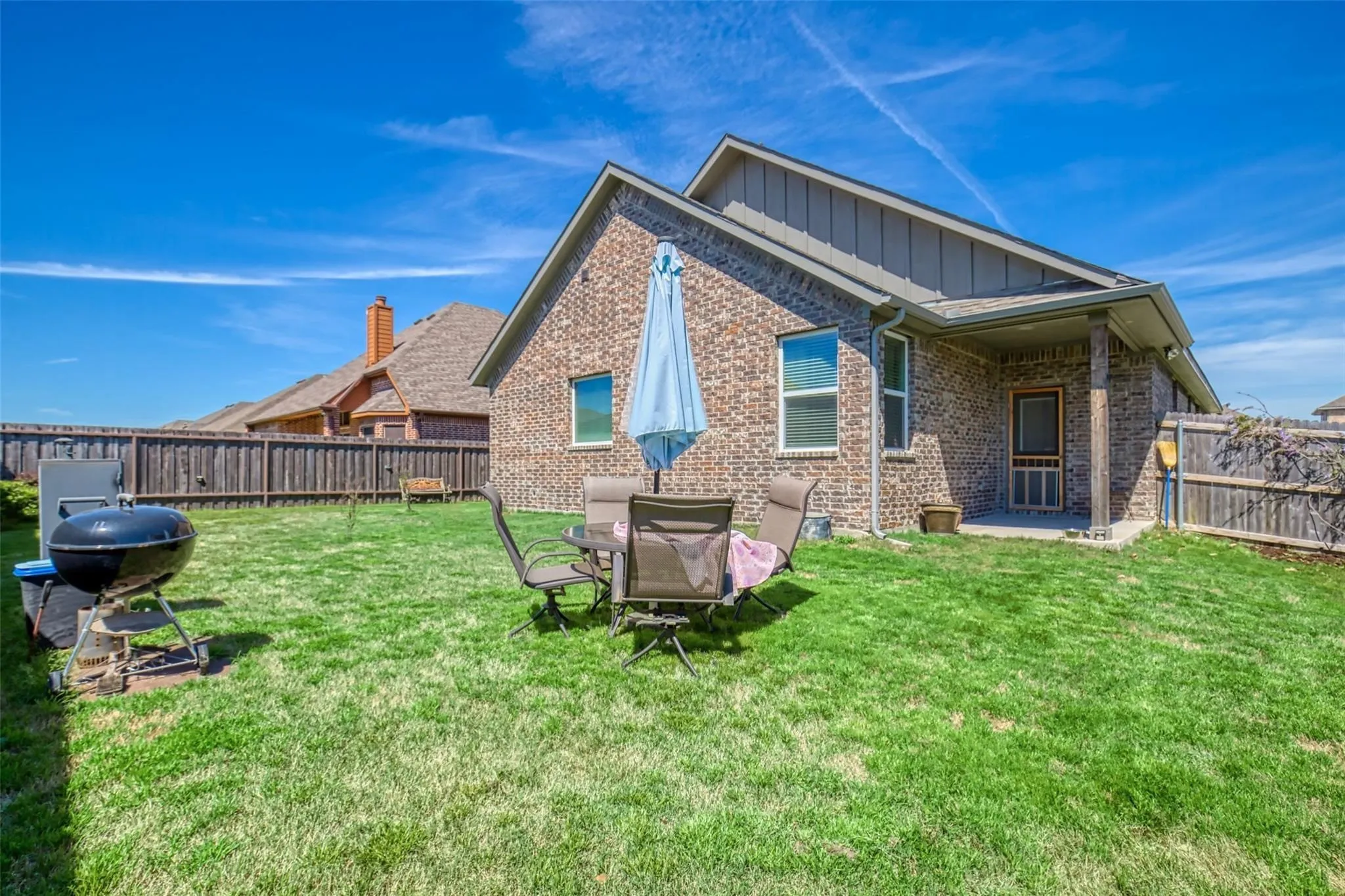 Single Family Residence For Rent in Denton County , 64 Kramer Lane, Sanger, Texas 76266, 3 Bedroom, 2 Bathroom, 2 Garage spaces, 1,801 Sqft, built in 2016, mls#21364163, Real Estate Agent in Sanger, Homes For Rent in Denton county, Homes For Rent in Sanger, Realtor in Sanger Texas, Real Estate Brokerage Independent Realty Texas, Luminita Cordes Realtor