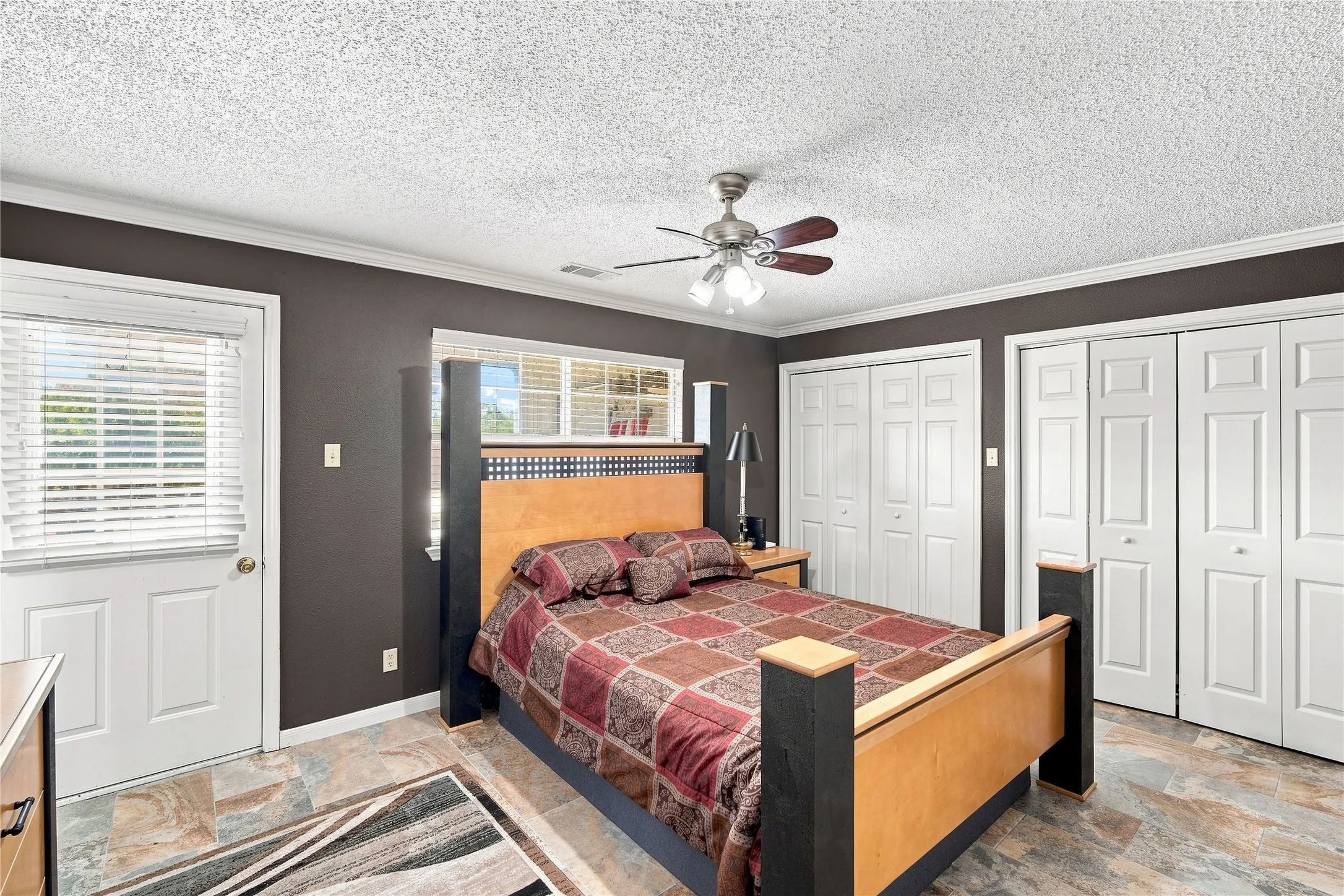 Single Family Residence For Sale in Hill County , 109 Yellowstone Drive, Whitney, Texas 76692, 2 Bedroom, 2 Bathroom, Garage spaces, 1,408 Sqft, built in 1994, Price $290,000, mls#21360867, Real Estate Agent in Whitney, Homes For Sale in Hill county, Homes For Sale in Whitney, Realtor in Whitney Texas, Real Estate Brokerage Independent Realty Texas, Luminita Cordes Realtor
