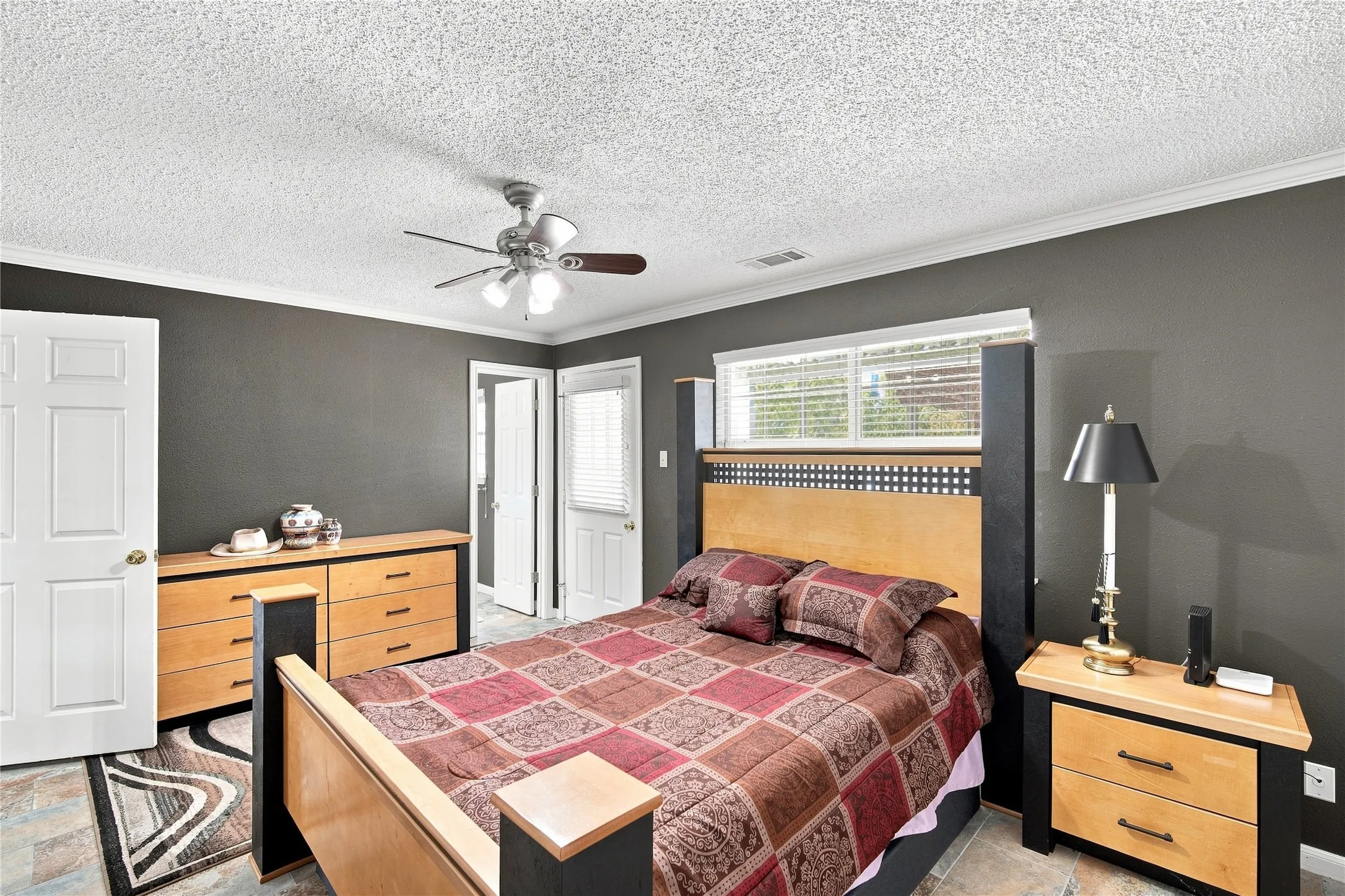 Single Family Residence For Sale in Hill County , 109 Yellowstone Drive, Whitney, Texas 76692, 2 Bedroom, 2 Bathroom, Garage spaces, 1,408 Sqft, built in 1994, Price $290,000, mls#21360867, Real Estate Agent in Whitney, Homes For Sale in Hill county, Homes For Sale in Whitney, Realtor in Whitney Texas, Real Estate Brokerage Independent Realty Texas, Luminita Cordes Realtor
