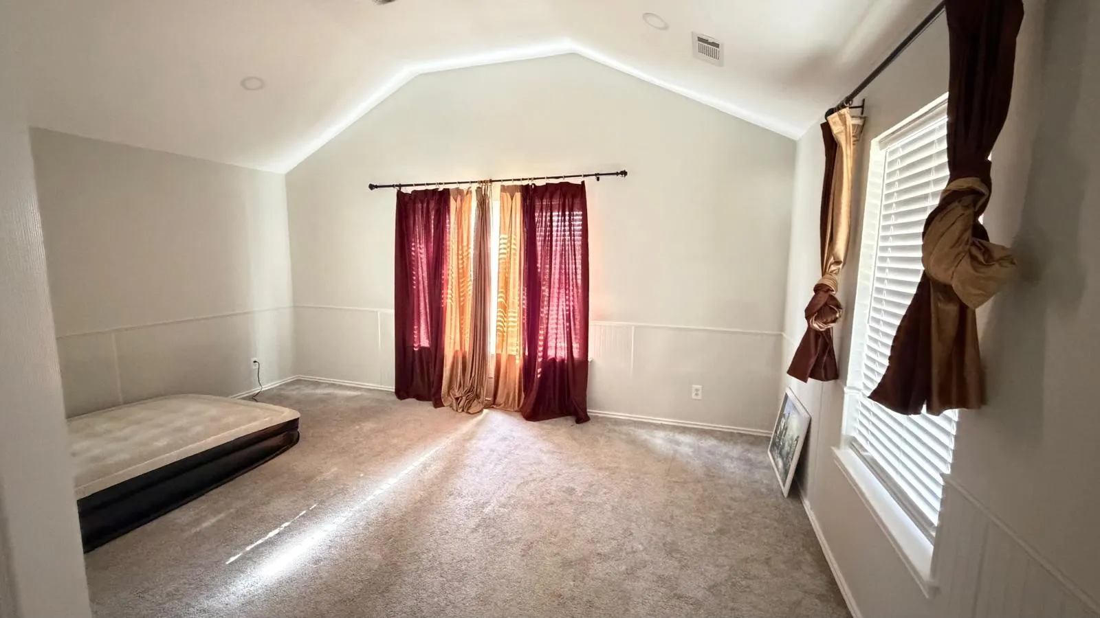Single Family Residence For Rent in Collin County , 5300 County Road 437, Princeton, Texas 75407, 3 Bedroom, 2 Bathroom, Garage spaces, 1,514 Sqft, built in 1986, mls#21365225, Real Estate Agent in Princeton, Homes For Rent in Collin county, Homes For Rent in Princeton, Realtor in Princeton Texas, Real Estate Brokerage Independent Realty Texas, Luminita Cordes Realtor