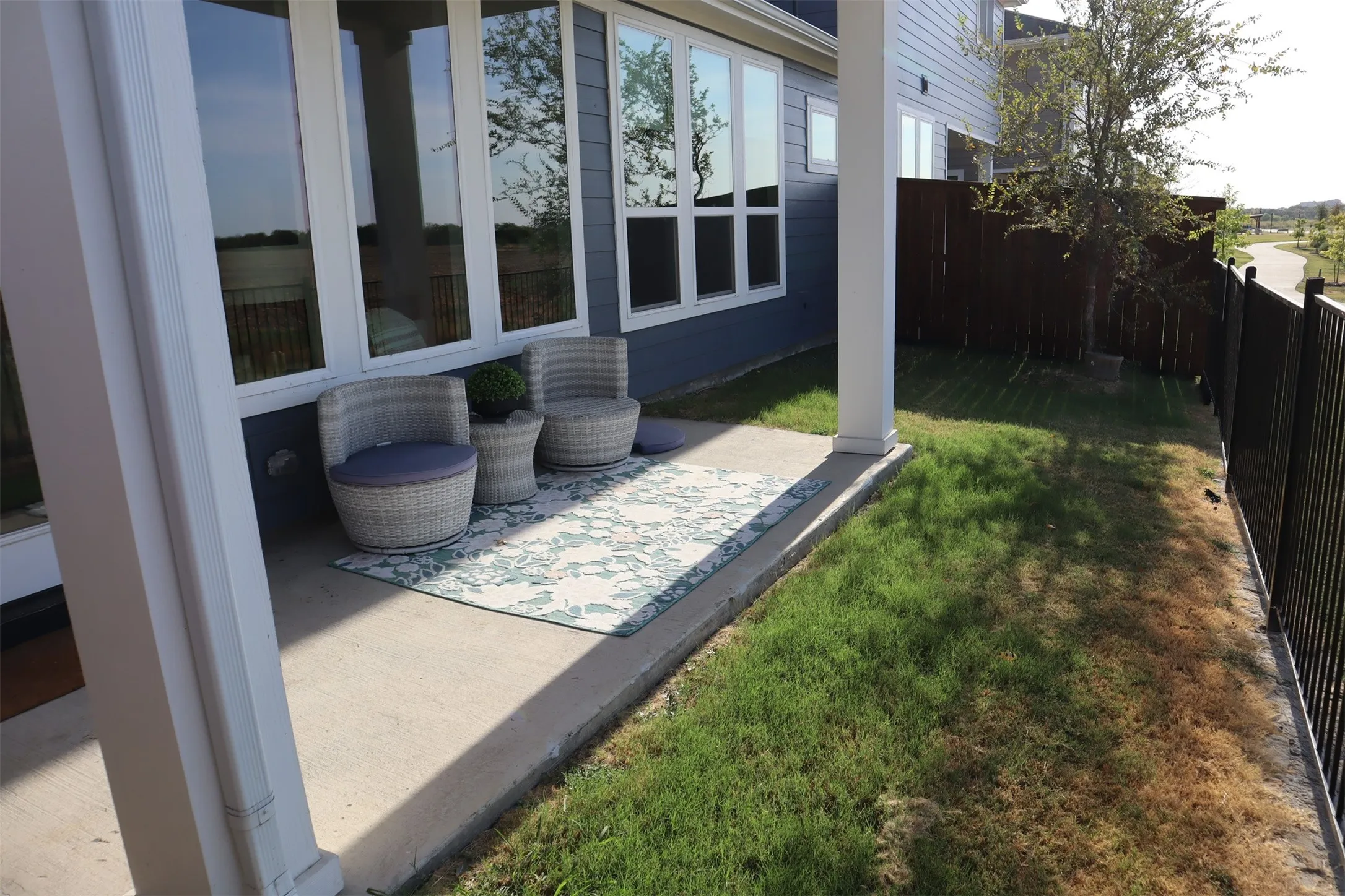 Single Family Residence For Rent in Collin County , 201 Chestnut, Celina, Texas 75009, 3 Bedroom, 3 Bathroom, 2 Garage spaces, 2,079 Sqft, built in 2025, mls#21365229, Real Estate Agent in Celina, Homes For Rent in Collin county, Homes For Rent in Celina, Realtor in Celina Texas, Real Estate Brokerage Independent Realty Texas, Luminita Cordes Realtor