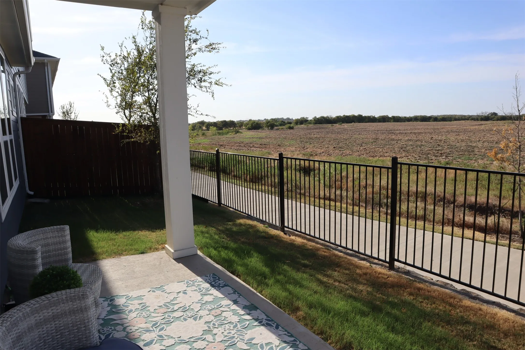 Single Family Residence For Rent in Collin County , 201 Chestnut, Celina, Texas 75009, 3 Bedroom, 3 Bathroom, 2 Garage spaces, 2,079 Sqft, built in 2025, mls#21365229, Real Estate Agent in Celina, Homes For Rent in Collin county, Homes For Rent in Celina, Realtor in Celina Texas, Real Estate Brokerage Independent Realty Texas, Luminita Cordes Realtor