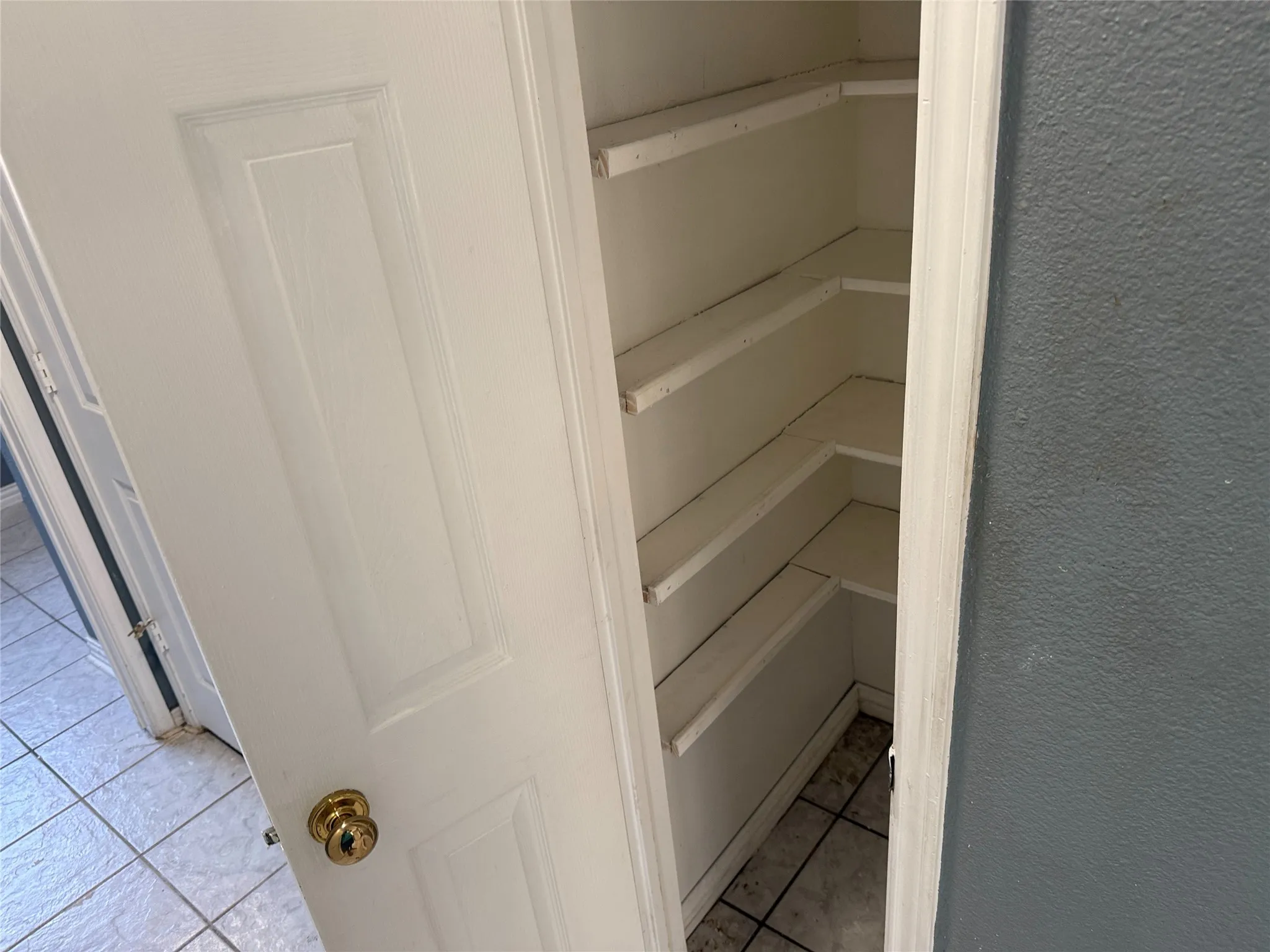 Single Family Residence For Rent in Dallas County , 2700 Crystal Falls Drive, Mesquite, Texas 75181, 4 Bedroom, 3 Bathroom, 2 Garage spaces, 2,157 Sqft, built in 1996, mls#21364063, Real Estate Agent in Mesquite, Homes For Rent in Dallas county, Homes For Rent in Mesquite, Realtor in Mesquite Texas, Real Estate Brokerage Independent Realty Texas, Luminita Cordes Realtor