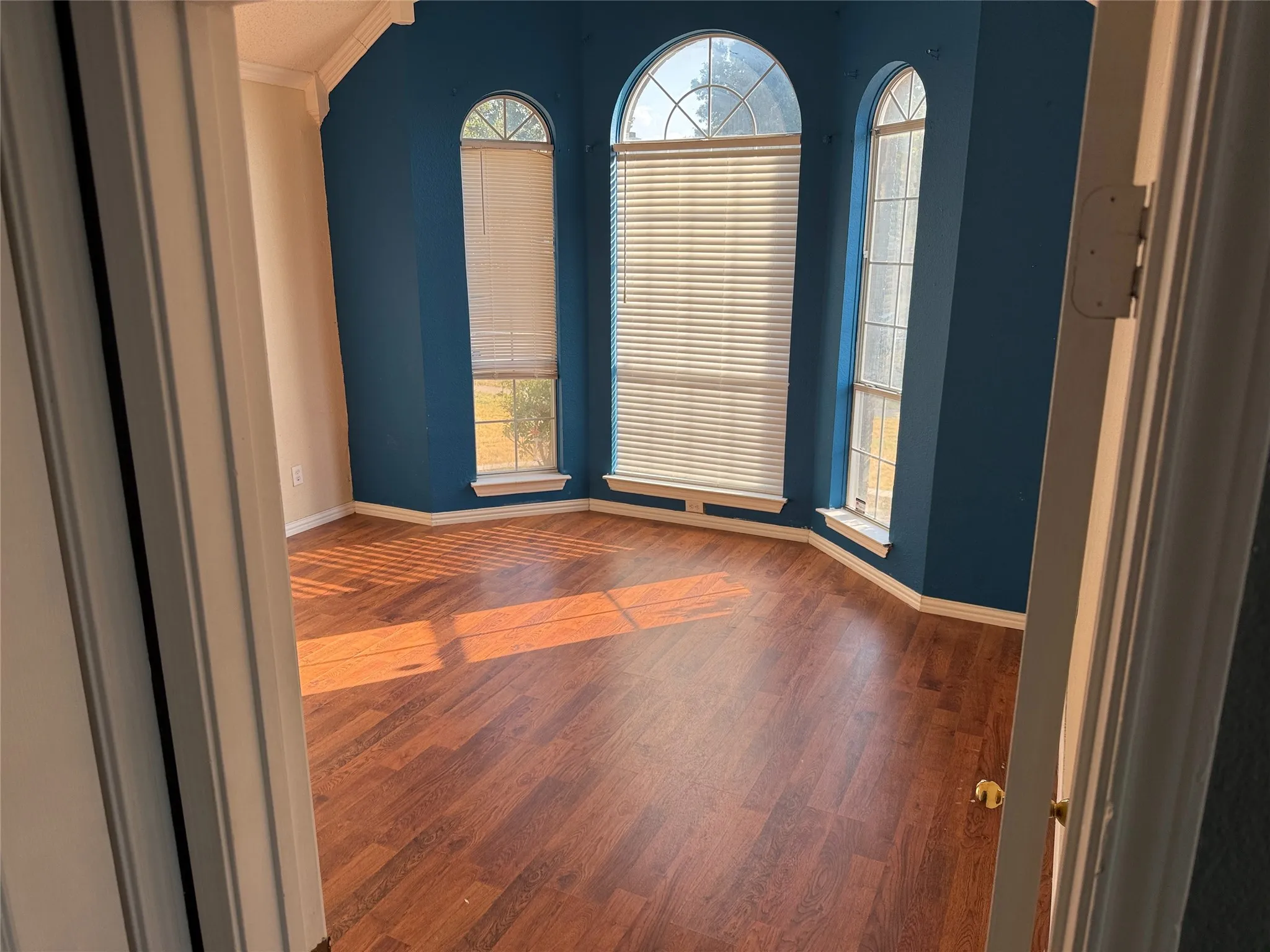 Single Family Residence For Rent in Dallas County , 2700 Crystal Falls Drive, Mesquite, Texas 75181, 4 Bedroom, 3 Bathroom, 2 Garage spaces, 2,157 Sqft, built in 1996, mls#21364063, Real Estate Agent in Mesquite, Homes For Rent in Dallas county, Homes For Rent in Mesquite, Realtor in Mesquite Texas, Real Estate Brokerage Independent Realty Texas, Luminita Cordes Realtor