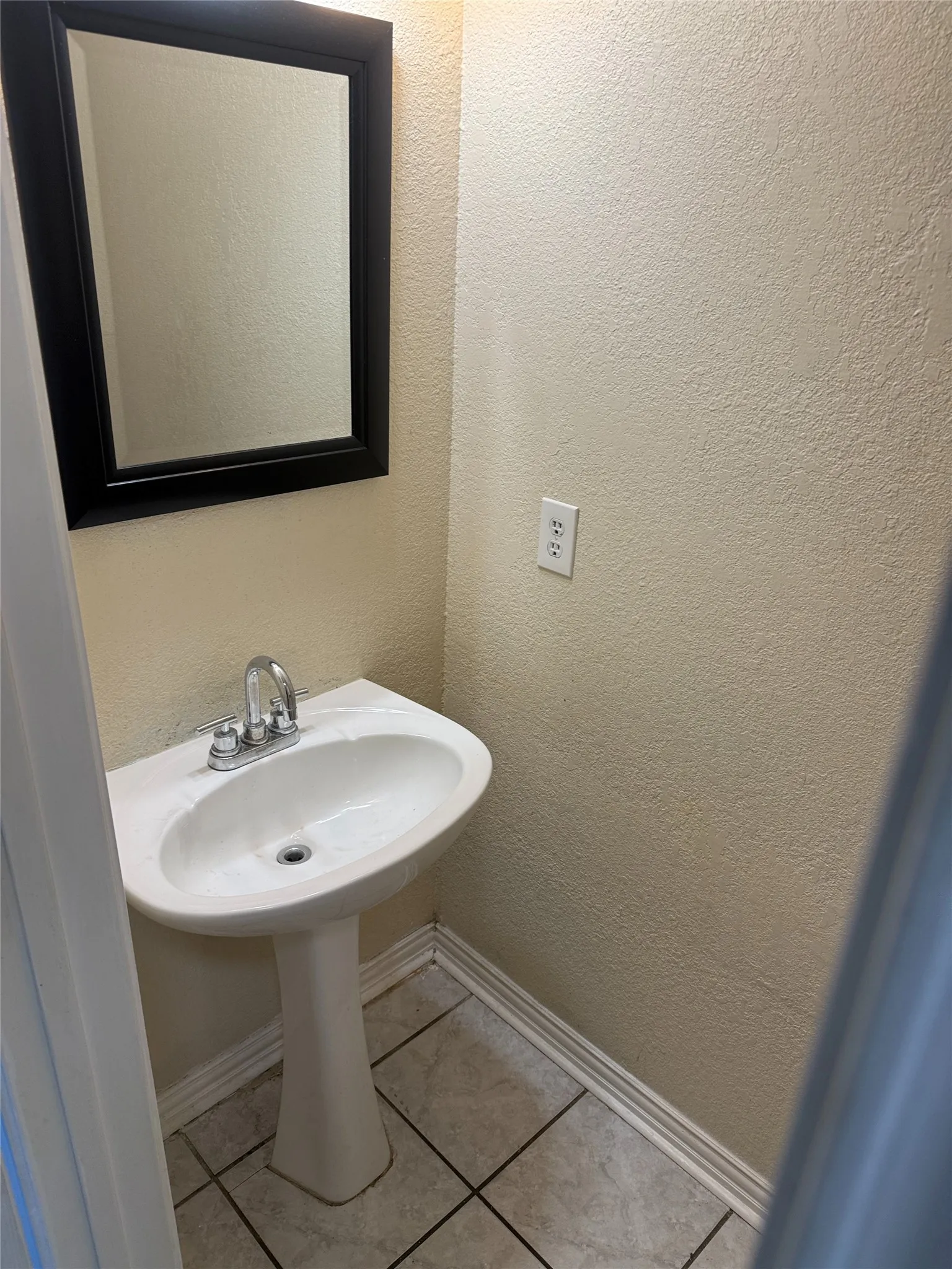 Single Family Residence For Rent in Dallas County , 2700 Crystal Falls Drive, Mesquite, Texas 75181, 4 Bedroom, 3 Bathroom, 2 Garage spaces, 2,157 Sqft, built in 1996, mls#21364063, Real Estate Agent in Mesquite, Homes For Rent in Dallas county, Homes For Rent in Mesquite, Realtor in Mesquite Texas, Real Estate Brokerage Independent Realty Texas, Luminita Cordes Realtor