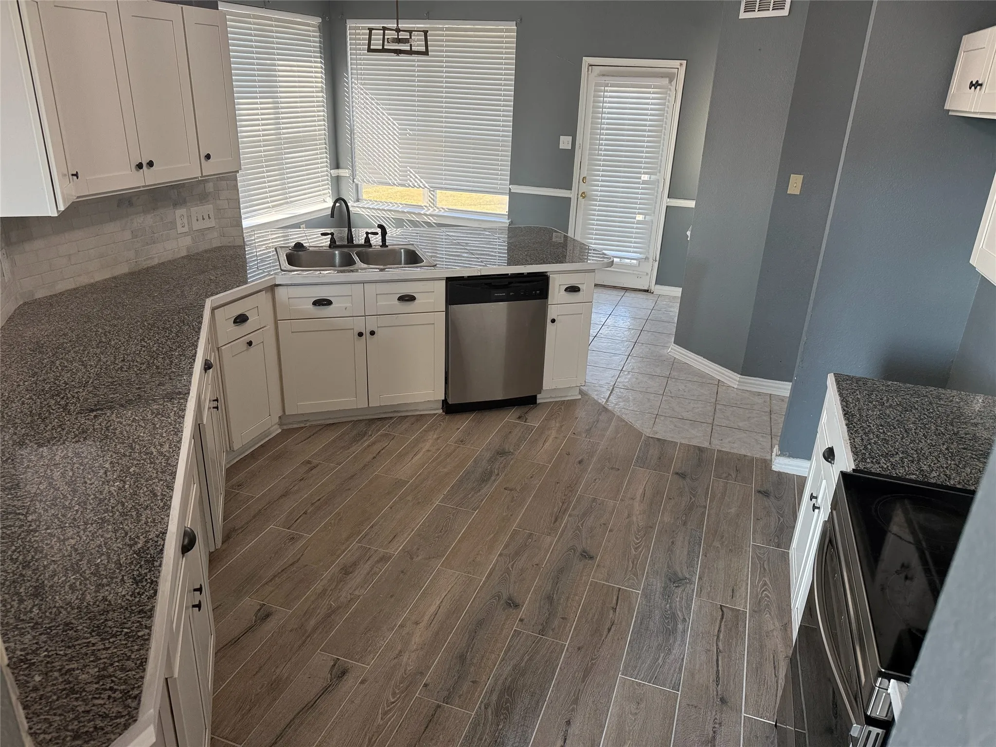 Single Family Residence For Rent in Dallas County , 2700 Crystal Falls Drive, Mesquite, Texas 75181, 4 Bedroom, 3 Bathroom, 2 Garage spaces, 2,157 Sqft, built in 1996, mls#21364063, Real Estate Agent in Mesquite, Homes For Rent in Dallas county, Homes For Rent in Mesquite, Realtor in Mesquite Texas, Real Estate Brokerage Independent Realty Texas, Luminita Cordes Realtor