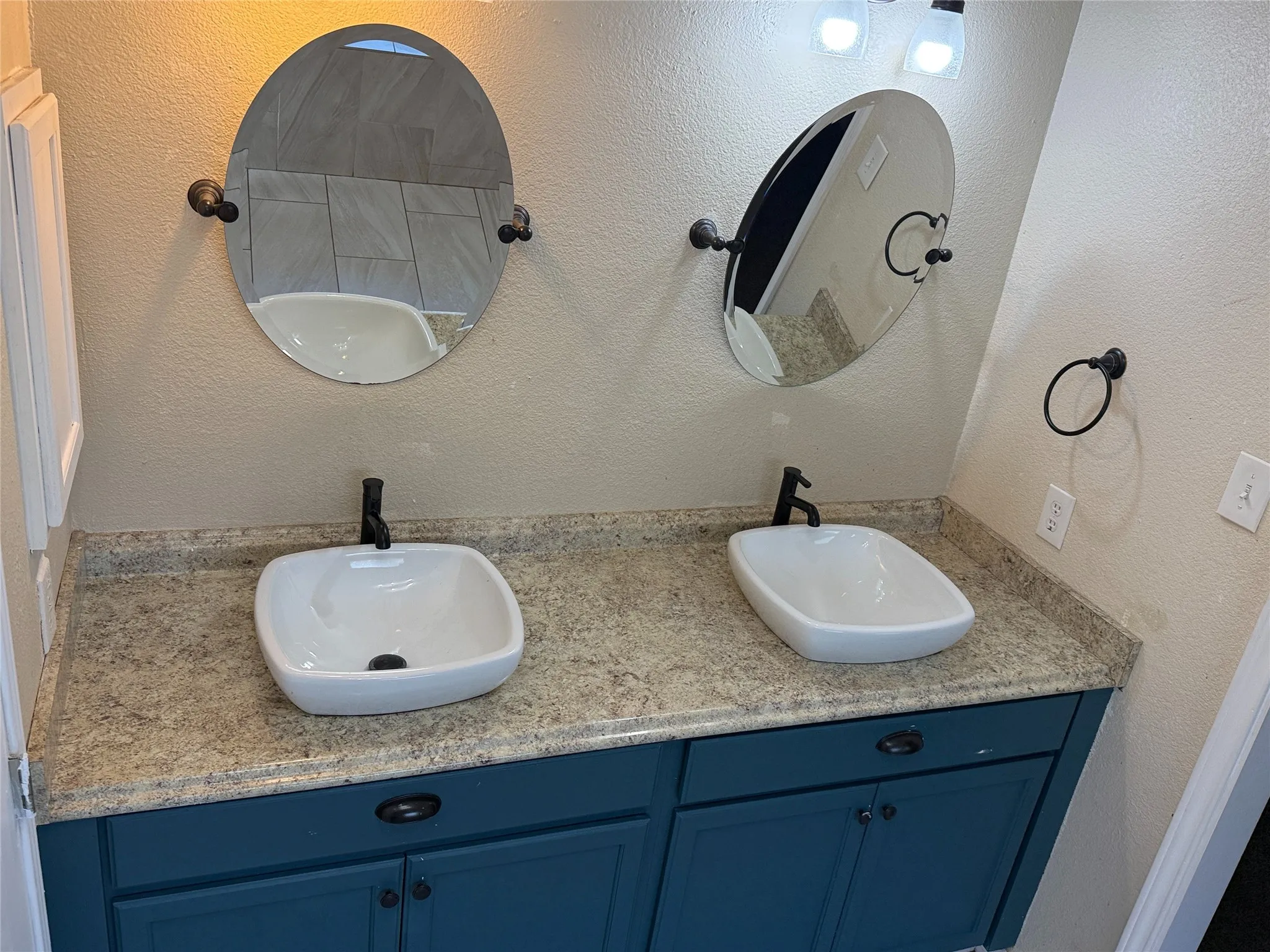 Single Family Residence For Rent in Dallas County , 2700 Crystal Falls Drive, Mesquite, Texas 75181, 4 Bedroom, 3 Bathroom, 2 Garage spaces, 2,157 Sqft, built in 1996, mls#21364063, Real Estate Agent in Mesquite, Homes For Rent in Dallas county, Homes For Rent in Mesquite, Realtor in Mesquite Texas, Real Estate Brokerage Independent Realty Texas, Luminita Cordes Realtor
