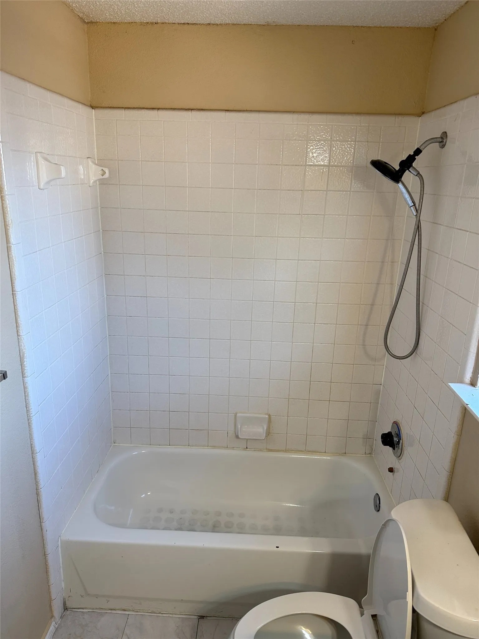 Single Family Residence For Rent in Dallas County , 2700 Crystal Falls Drive, Mesquite, Texas 75181, 4 Bedroom, 3 Bathroom, 2 Garage spaces, 2,157 Sqft, built in 1996, mls#21364063, Real Estate Agent in Mesquite, Homes For Rent in Dallas county, Homes For Rent in Mesquite, Realtor in Mesquite Texas, Real Estate Brokerage Independent Realty Texas, Luminita Cordes Realtor