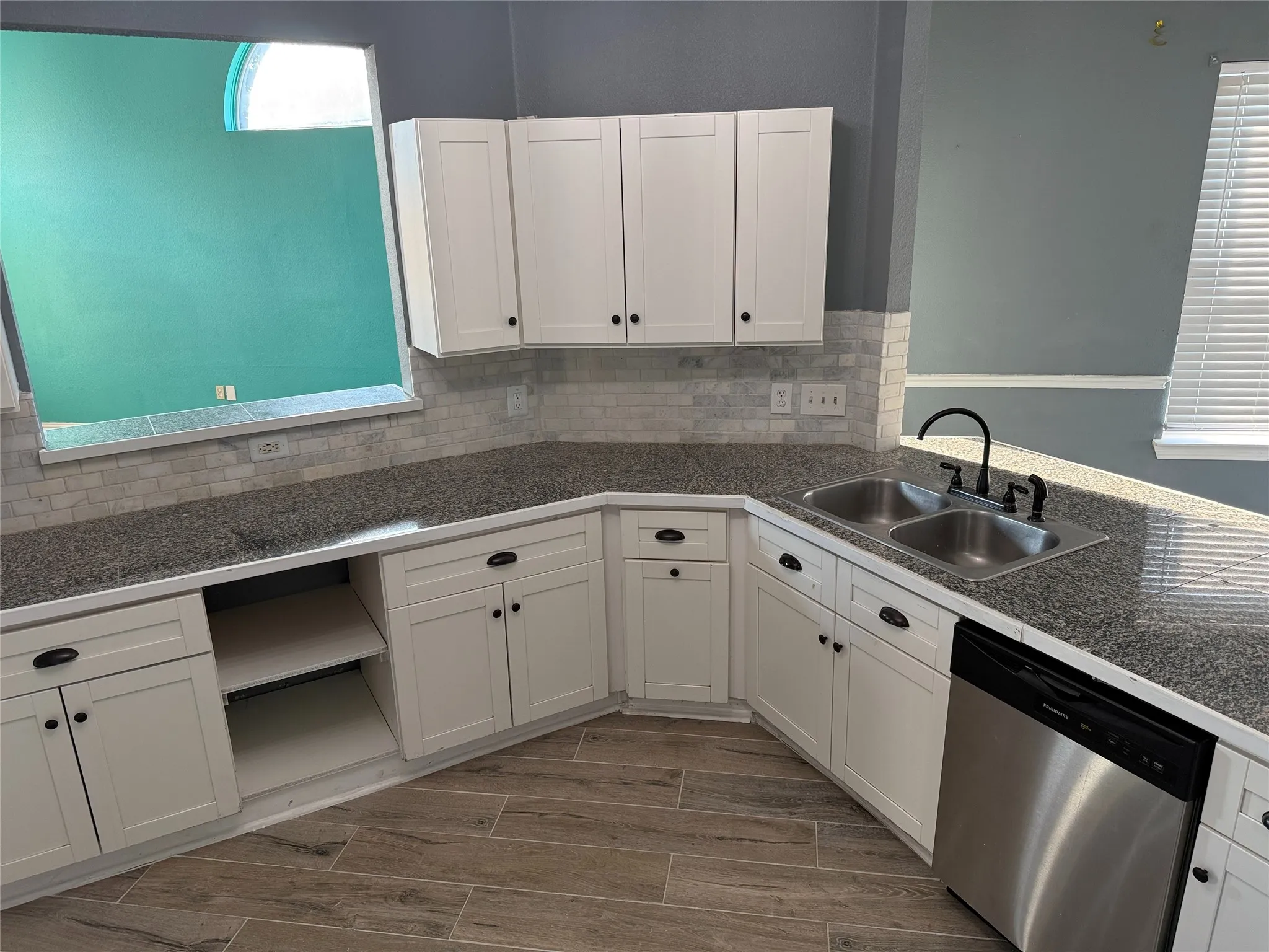 Single Family Residence For Rent in Dallas County , 2700 Crystal Falls Drive, Mesquite, Texas 75181, 4 Bedroom, 3 Bathroom, 2 Garage spaces, 2,157 Sqft, built in 1996, mls#21364063, Real Estate Agent in Mesquite, Homes For Rent in Dallas county, Homes For Rent in Mesquite, Realtor in Mesquite Texas, Real Estate Brokerage Independent Realty Texas, Luminita Cordes Realtor