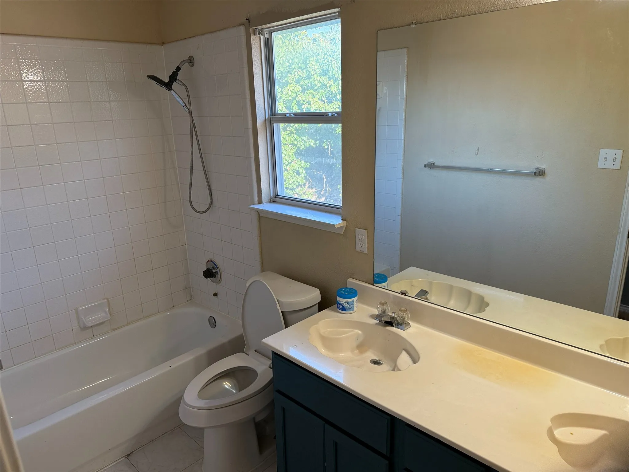 Single Family Residence For Rent in Dallas County , 2700 Crystal Falls Drive, Mesquite, Texas 75181, 4 Bedroom, 3 Bathroom, 2 Garage spaces, 2,157 Sqft, built in 1996, mls#21364063, Real Estate Agent in Mesquite, Homes For Rent in Dallas county, Homes For Rent in Mesquite, Realtor in Mesquite Texas, Real Estate Brokerage Independent Realty Texas, Luminita Cordes Realtor
