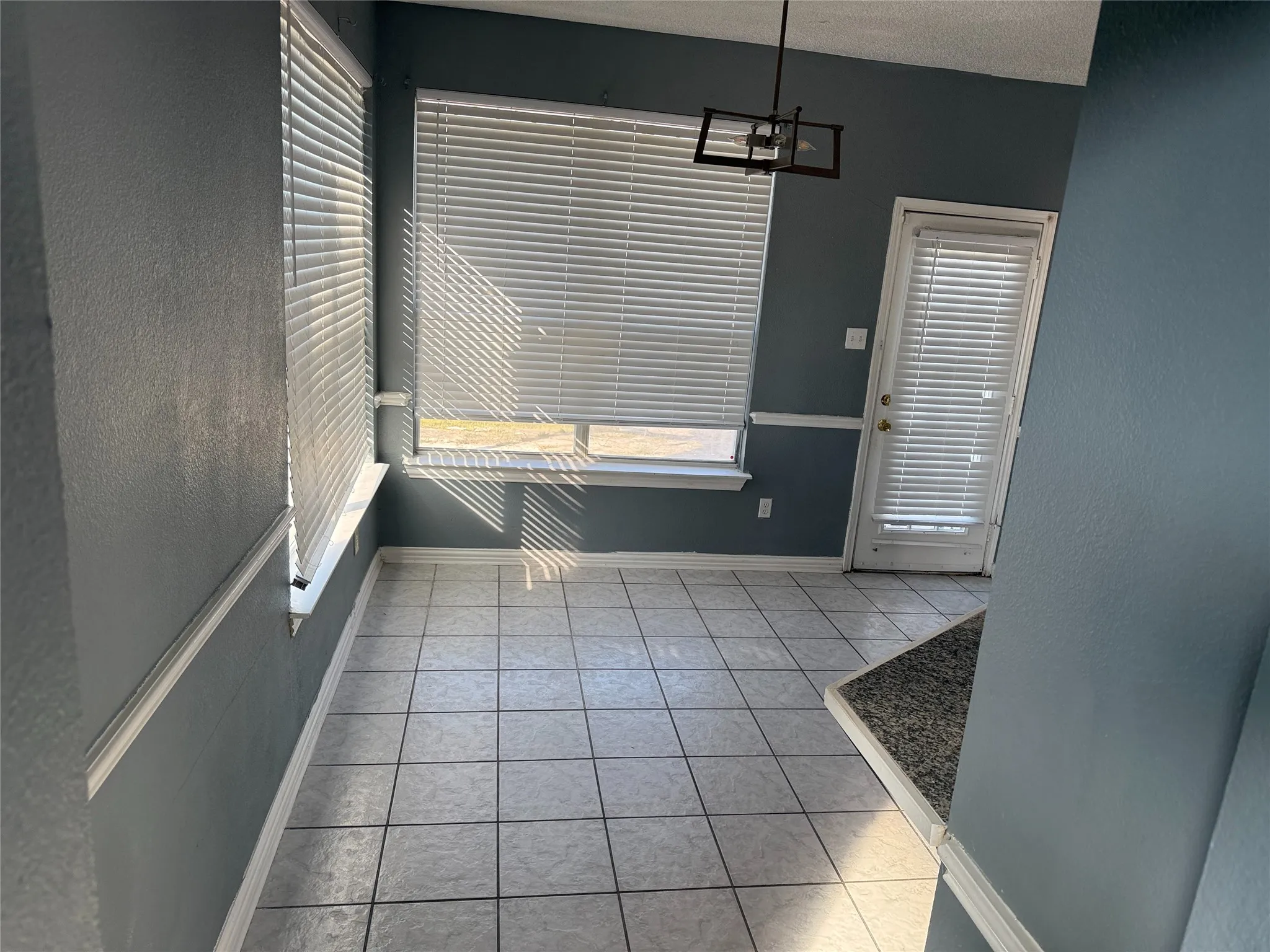Single Family Residence For Rent in Dallas County , 2700 Crystal Falls Drive, Mesquite, Texas 75181, 4 Bedroom, 3 Bathroom, 2 Garage spaces, 2,157 Sqft, built in 1996, mls#21364063, Real Estate Agent in Mesquite, Homes For Rent in Dallas county, Homes For Rent in Mesquite, Realtor in Mesquite Texas, Real Estate Brokerage Independent Realty Texas, Luminita Cordes Realtor