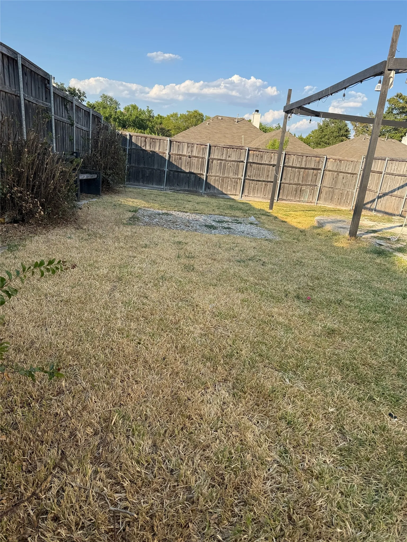 Single Family Residence For Rent in Dallas County , 2700 Crystal Falls Drive, Mesquite, Texas 75181, 4 Bedroom, 3 Bathroom, 2 Garage spaces, 2,157 Sqft, built in 1996, mls#21364063, Real Estate Agent in Mesquite, Homes For Rent in Dallas county, Homes For Rent in Mesquite, Realtor in Mesquite Texas, Real Estate Brokerage Independent Realty Texas, Luminita Cordes Realtor
