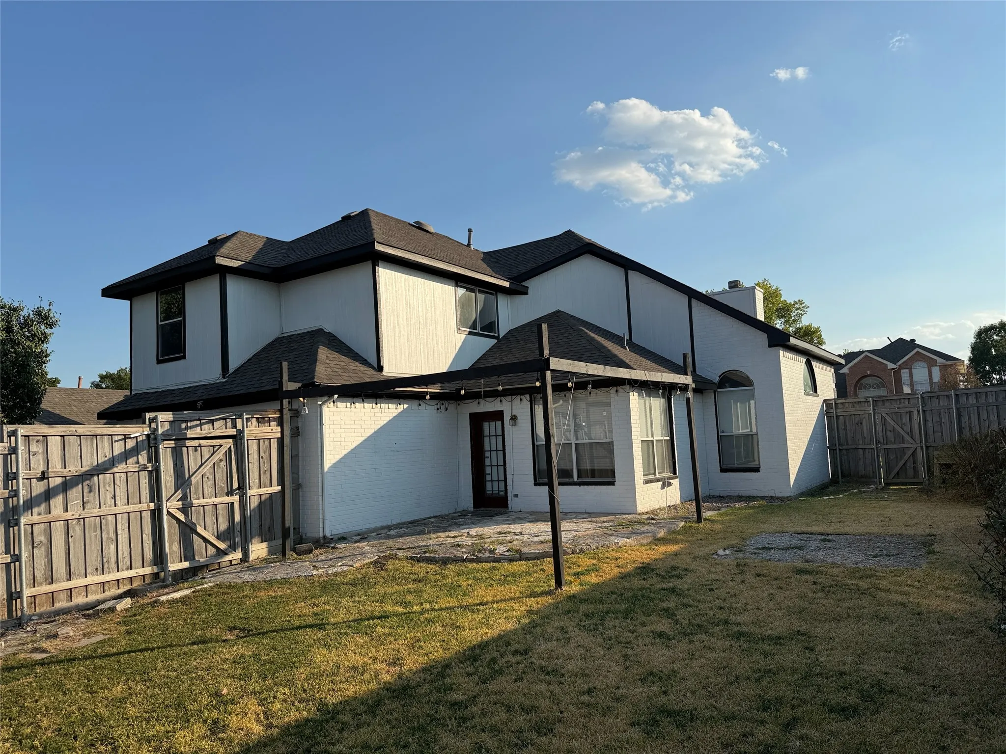 Single Family Residence For Rent in Dallas County , 2700 Crystal Falls Drive, Mesquite, Texas 75181, 4 Bedroom, 3 Bathroom, 2 Garage spaces, 2,157 Sqft, built in 1996, mls#21364063, Real Estate Agent in Mesquite, Homes For Rent in Dallas county, Homes For Rent in Mesquite, Realtor in Mesquite Texas, Real Estate Brokerage Independent Realty Texas, Luminita Cordes Realtor