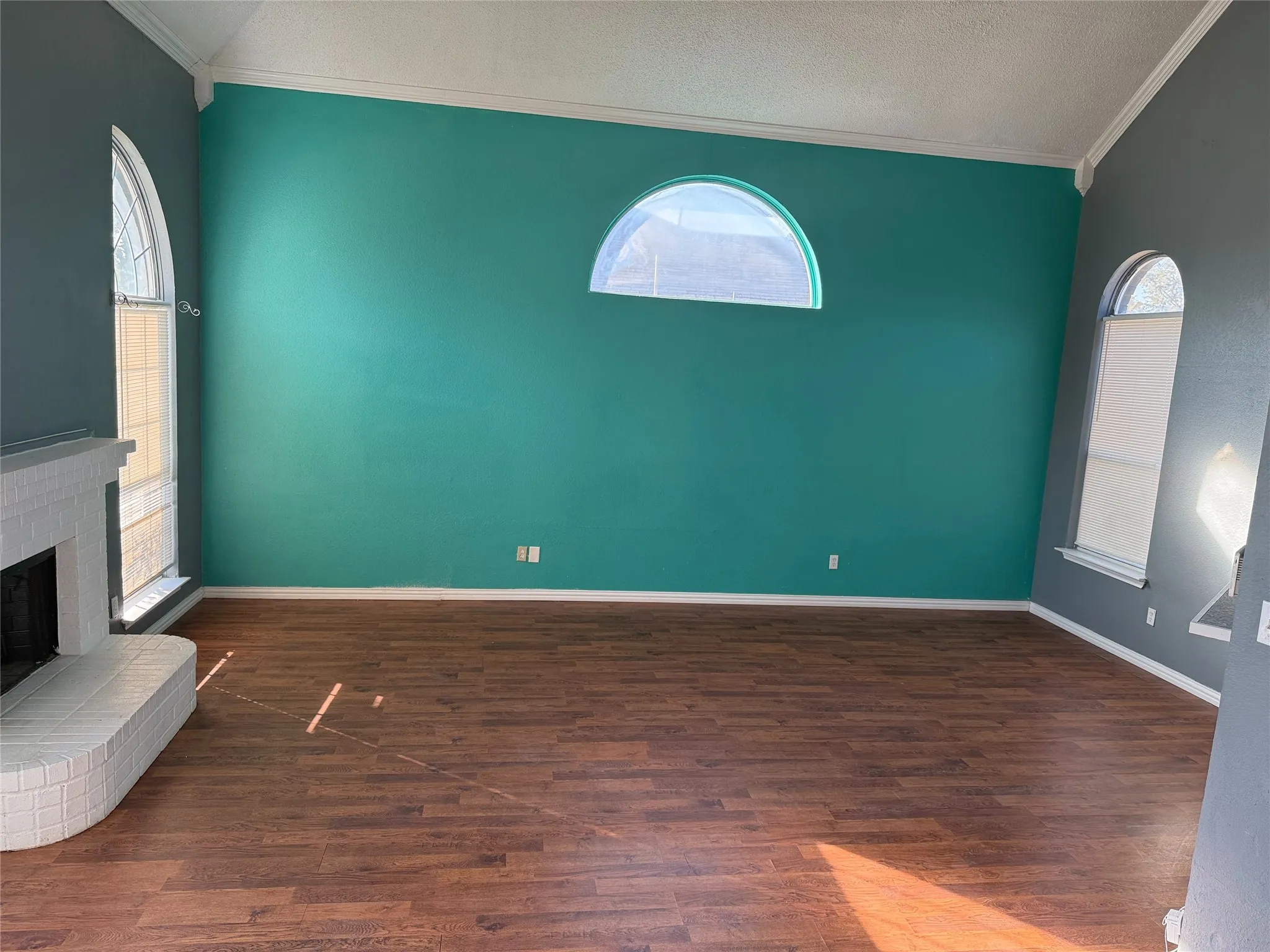 Single Family Residence For Rent in Dallas County , 2700 Crystal Falls Drive, Mesquite, Texas 75181, 4 Bedroom, 3 Bathroom, 2 Garage spaces, 2,157 Sqft, built in 1996, mls#21364063, Real Estate Agent in Mesquite, Homes For Rent in Dallas county, Homes For Rent in Mesquite, Realtor in Mesquite Texas, Real Estate Brokerage Independent Realty Texas, Luminita Cordes Realtor