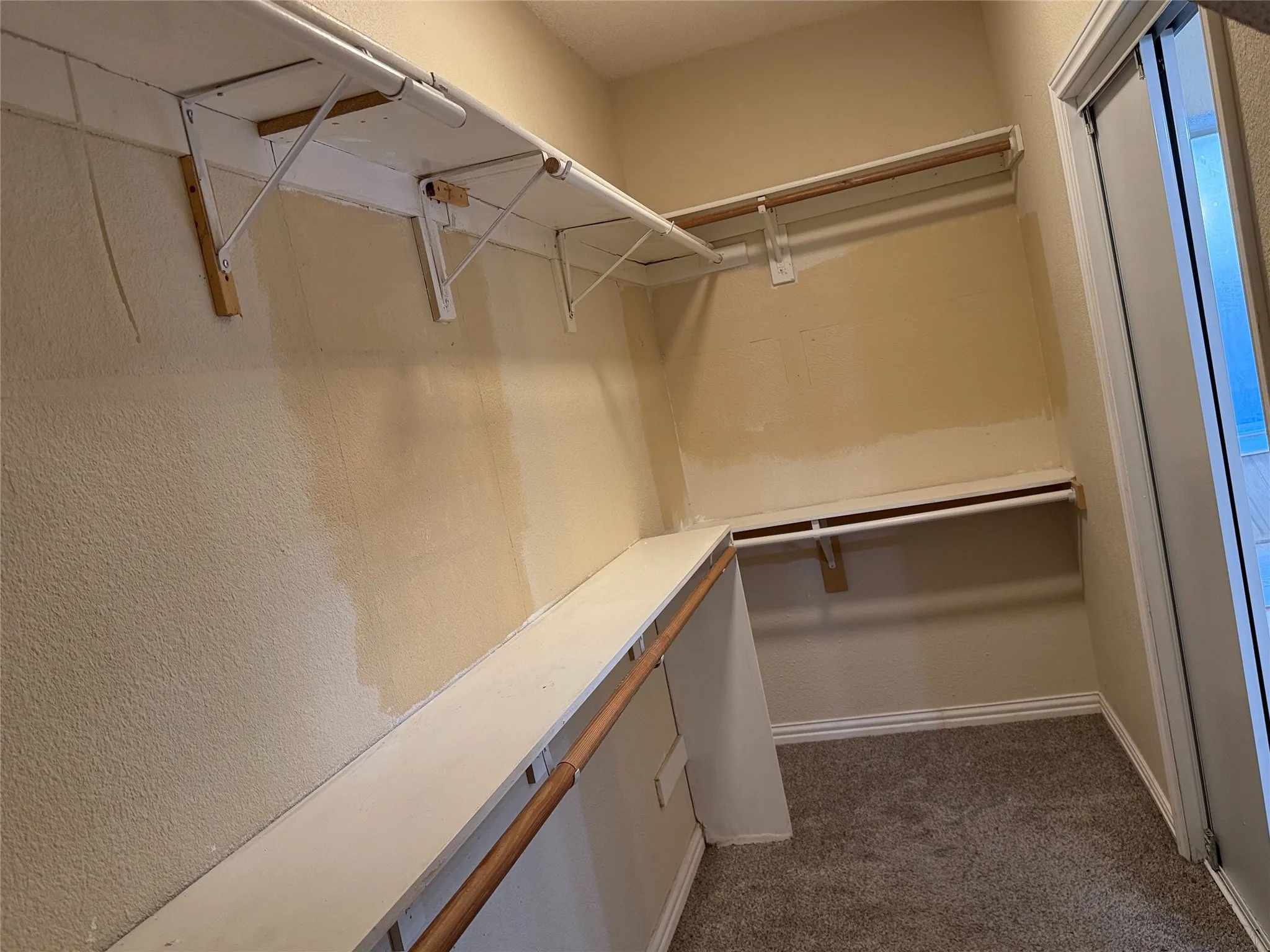 Single Family Residence For Rent in Dallas County , 2700 Crystal Falls Drive, Mesquite, Texas 75181, 4 Bedroom, 3 Bathroom, 2 Garage spaces, 2,157 Sqft, built in 1996, mls#21364063, Real Estate Agent in Mesquite, Homes For Rent in Dallas county, Homes For Rent in Mesquite, Realtor in Mesquite Texas, Real Estate Brokerage Independent Realty Texas, Luminita Cordes Realtor
