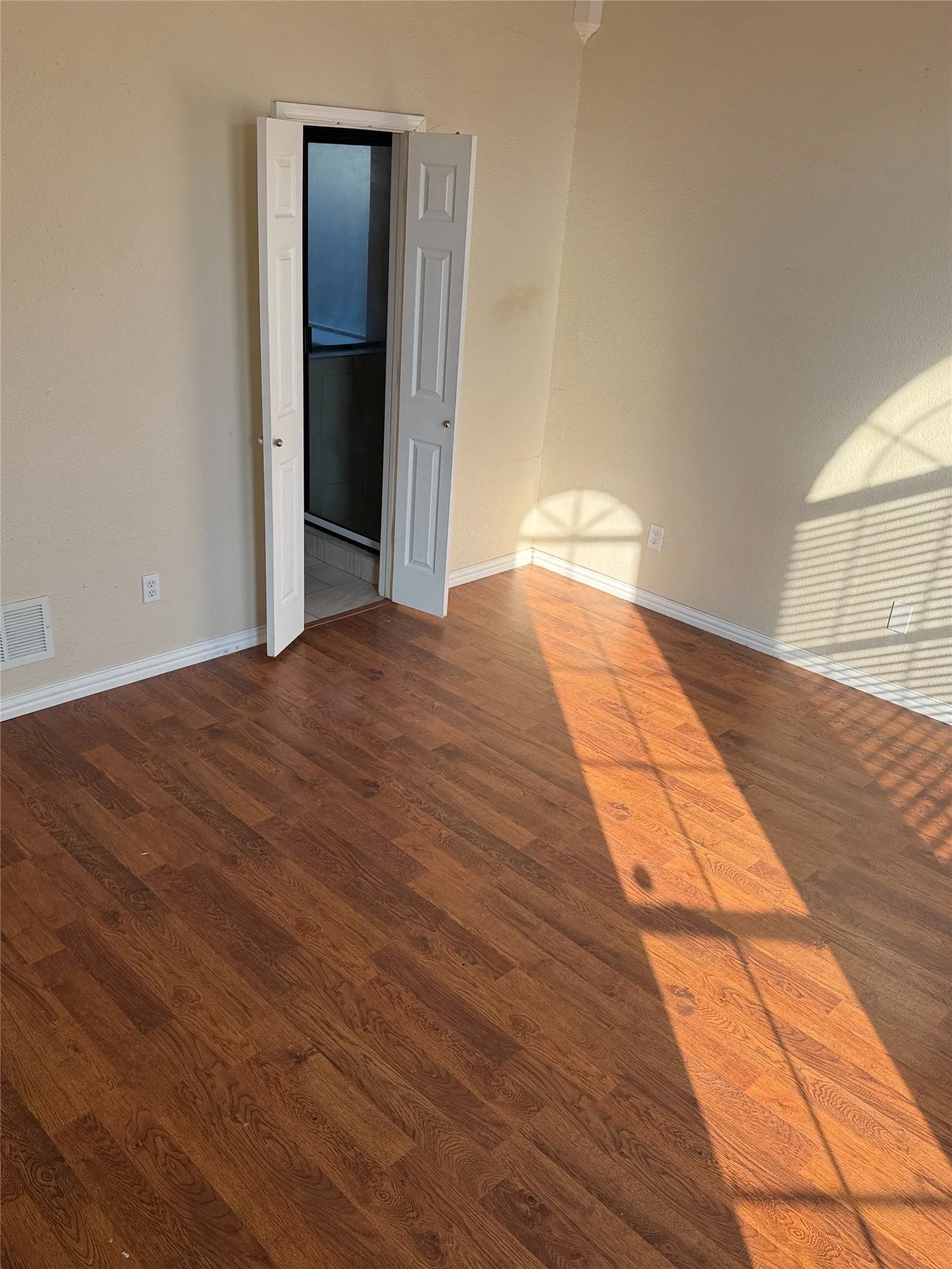 Single Family Residence For Rent in Dallas County , 2700 Crystal Falls Drive, Mesquite, Texas 75181, 4 Bedroom, 3 Bathroom, 2 Garage spaces, 2,157 Sqft, built in 1996, mls#21364063, Real Estate Agent in Mesquite, Homes For Rent in Dallas county, Homes For Rent in Mesquite, Realtor in Mesquite Texas, Real Estate Brokerage Independent Realty Texas, Luminita Cordes Realtor