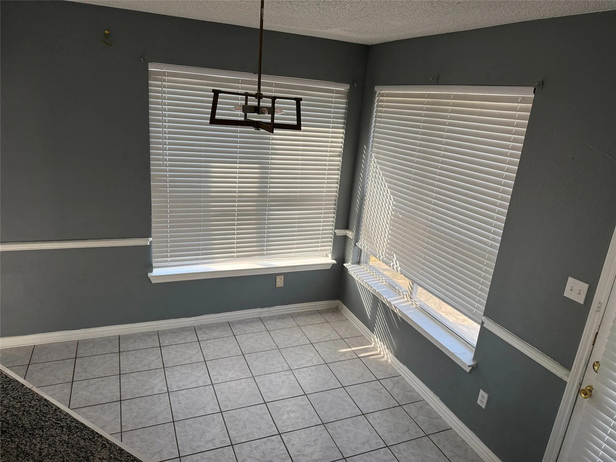 Single Family Residence For Rent in Dallas County , 2700 Crystal Falls Drive, Mesquite, Texas 75181, 4 Bedroom, 3 Bathroom, 2 Garage spaces, 2,157 Sqft, built in 1996, mls#21364063, Real Estate Agent in Mesquite, Homes For Rent in Dallas county, Homes For Rent in Mesquite, Realtor in Mesquite Texas, Real Estate Brokerage Independent Realty Texas, Luminita Cordes Realtor