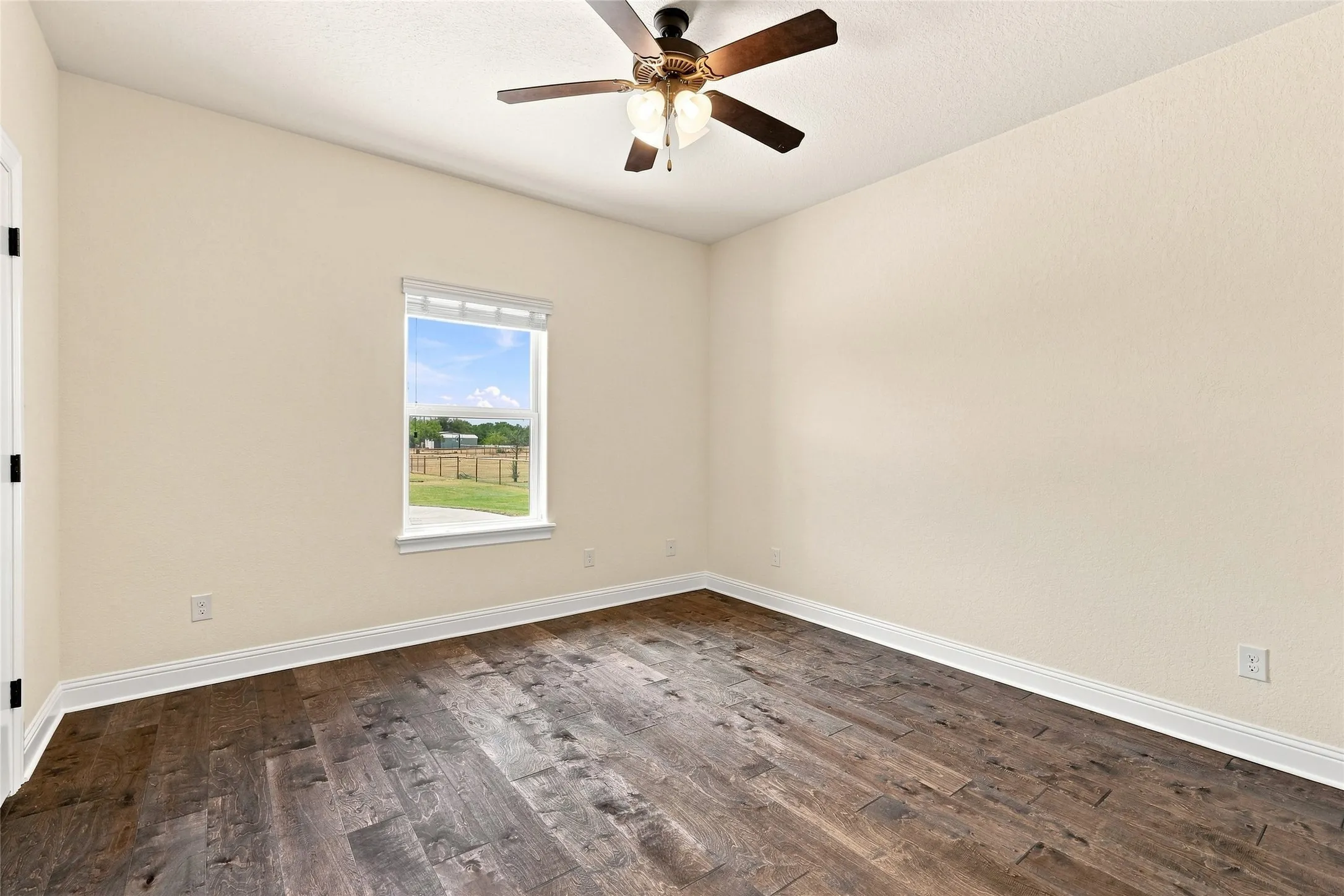 Single Family Residence For Sale in Parker County , 420 Hartley Way Road, Azle, Texas 76020, 4 Bedroom, 2 Bathroom, 3 Garage spaces, 2,544 Sqft, built in 2016, mls#21365200, Real Estate Agent in Azle, Homes For Sale in Parker county, Homes For Sale in Azle, Realtor in Azle Texas, Real Estate Brokerage Independent Realty Texas, Luminita Cordes Realtor