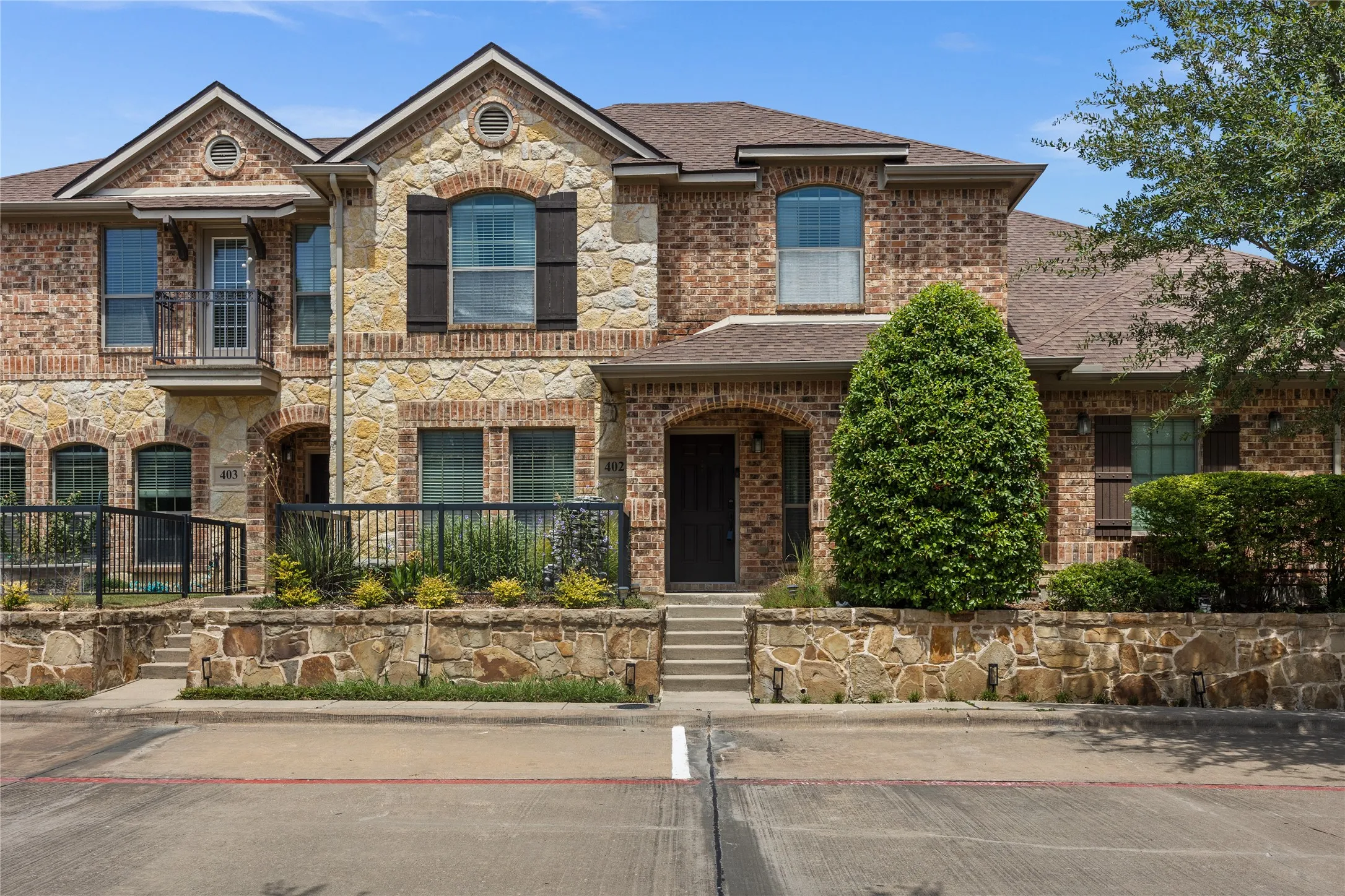 Condominium For Sale in Collin County , 3075 Willow Grove Boulevard 402, Mc Kinney, Texas 75070, 3 Bedroom, 3 Bathroom, 2 Garage spaces, 1,711 Sqft, built in 2007, mls#21363853, Real Estate Agent in Mc Kinney, Homes For Sale in Collin county, Homes For Sale in Mc Kinney, Realtor in Mc Kinney Texas, Real Estate Brokerage Independent Realty Texas, Luminita Cordes Realtor