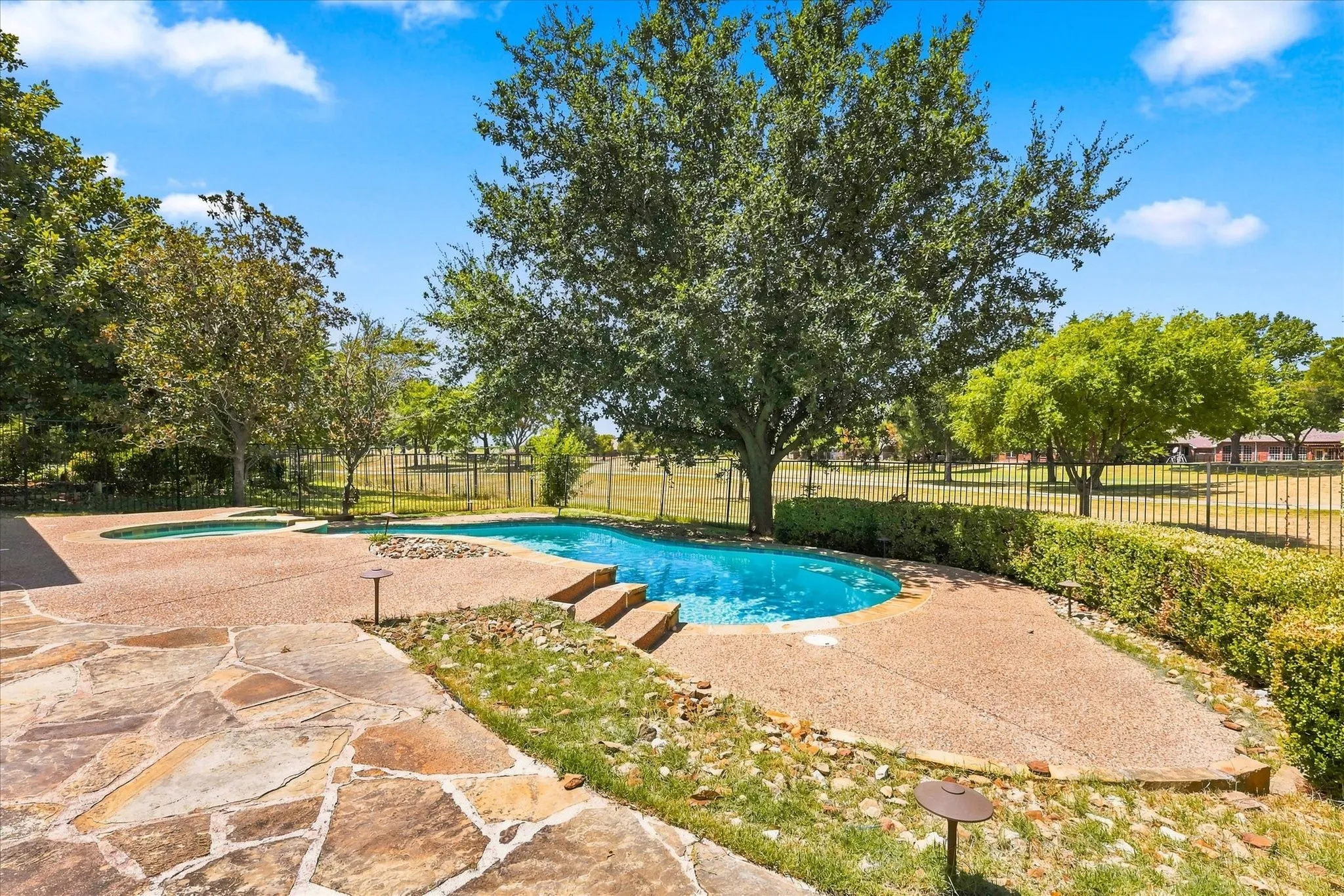 Single Family Residence For Sale in Dallas County , 9709 Waterview Parkway, Rowlett, Texas 75089, 5 Bedroom, 4 Bathroom, 3 Garage spaces, 4,014 Sqft, built in 2001, mls#21335956, Real Estate Agent in Rowlett, Homes For Sale in Dallas county, Homes For Sale in Rowlett, Realtor in Rowlett Texas, Real Estate Brokerage Independent Realty Texas, Luminita Cordes Realtor