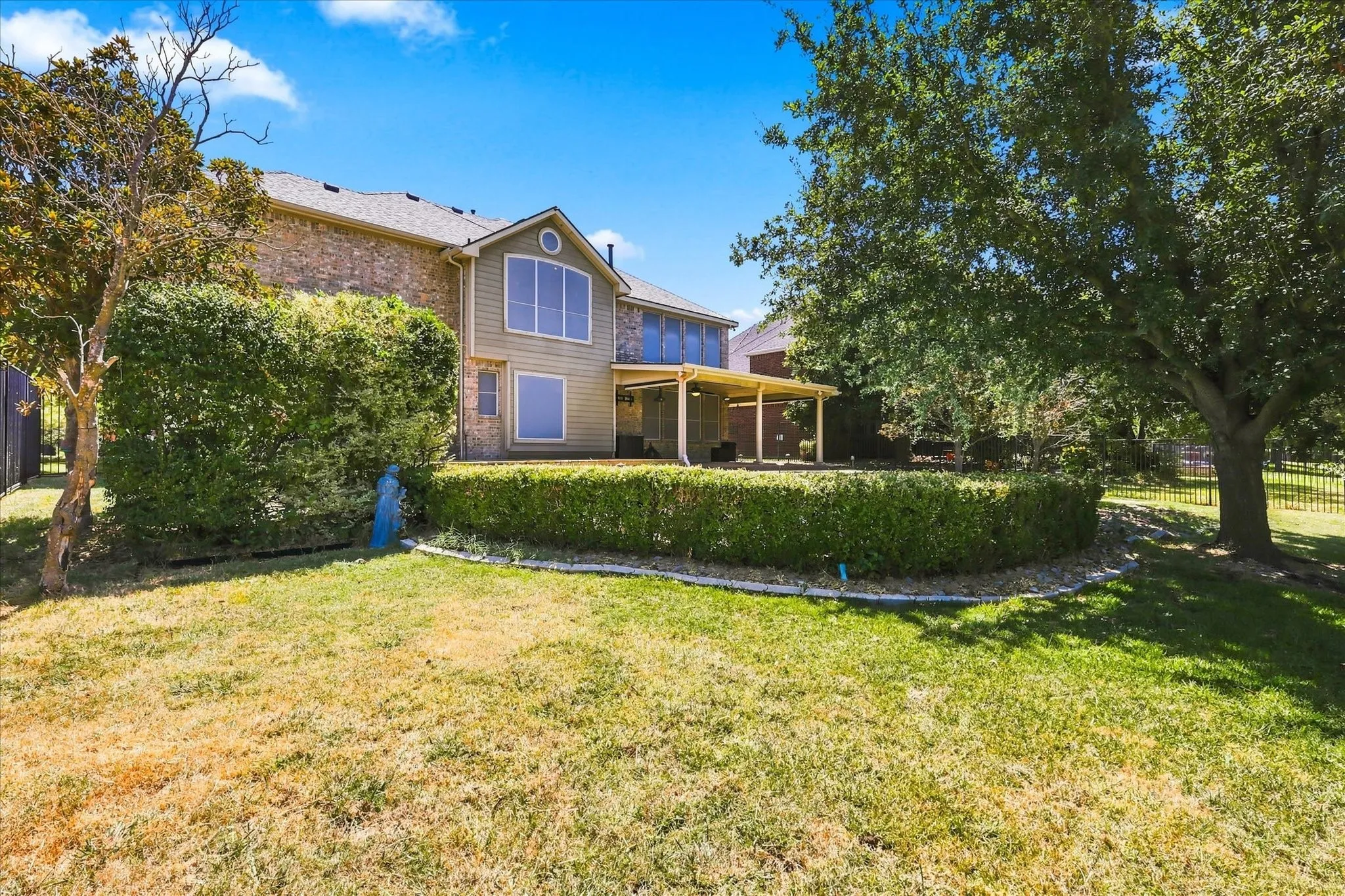 Single Family Residence For Sale in Dallas County , 9709 Waterview Parkway, Rowlett, Texas 75089, 5 Bedroom, 4 Bathroom, 3 Garage spaces, 4,014 Sqft, built in 2001, mls#21335956, Real Estate Agent in Rowlett, Homes For Sale in Dallas county, Homes For Sale in Rowlett, Realtor in Rowlett Texas, Real Estate Brokerage Independent Realty Texas, Luminita Cordes Realtor