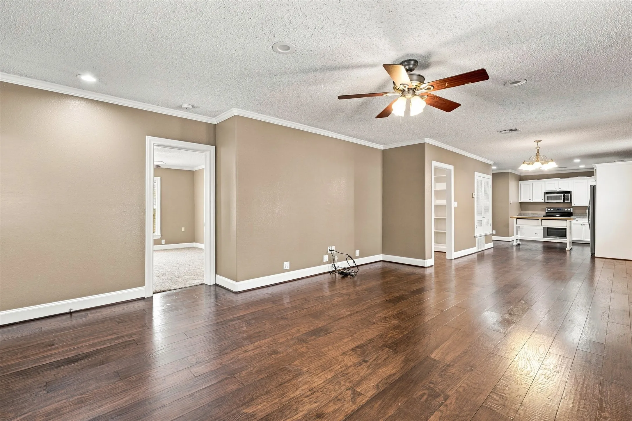 Single Family Residence For Sale in Mc Lennan County , 110 S Marable Street, West, Texas 76691, 3 Bedroom, 2 Bathroom, Garage spaces, 2,244 Sqft, built in 1925, mls#21365100, Real Estate Agent in West, Homes For Sale in Mc Lennan county, Homes For Sale in West, Realtor in West Texas, Real Estate Brokerage Independent Realty Texas, Luminita Cordes Realtor