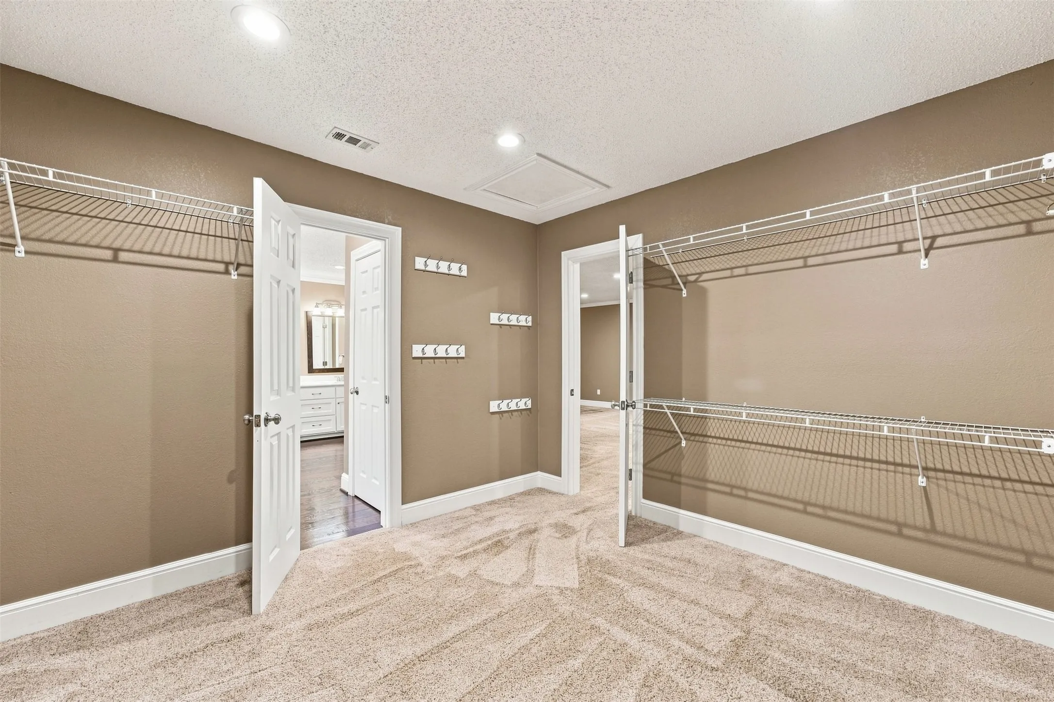 Single Family Residence For Sale in Mc Lennan County , 110 S Marable Street, West, Texas 76691, 3 Bedroom, 2 Bathroom, Garage spaces, 2,244 Sqft, built in 1925, mls#21365100, Real Estate Agent in West, Homes For Sale in Mc Lennan county, Homes For Sale in West, Realtor in West Texas, Real Estate Brokerage Independent Realty Texas, Luminita Cordes Realtor
