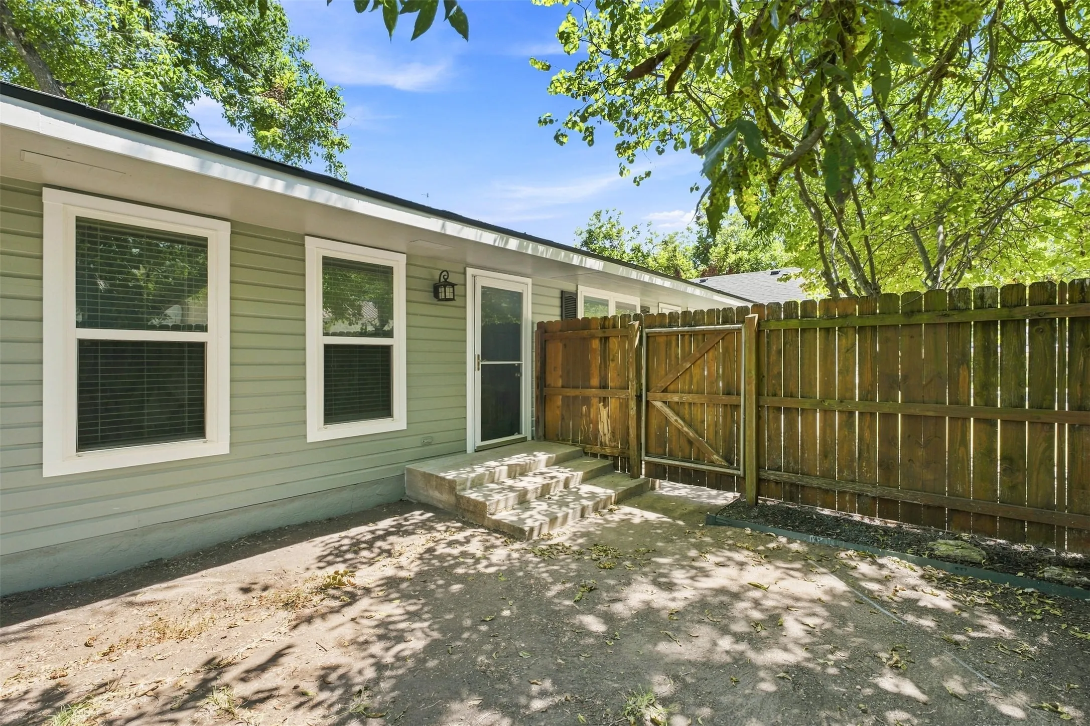 Single Family Residence For Sale in Mc Lennan County , 110 S Marable Street, West, Texas 76691, 3 Bedroom, 2 Bathroom, Garage spaces, 2,244 Sqft, built in 1925, mls#21365100, Real Estate Agent in West, Homes For Sale in Mc Lennan county, Homes For Sale in West, Realtor in West Texas, Real Estate Brokerage Independent Realty Texas, Luminita Cordes Realtor