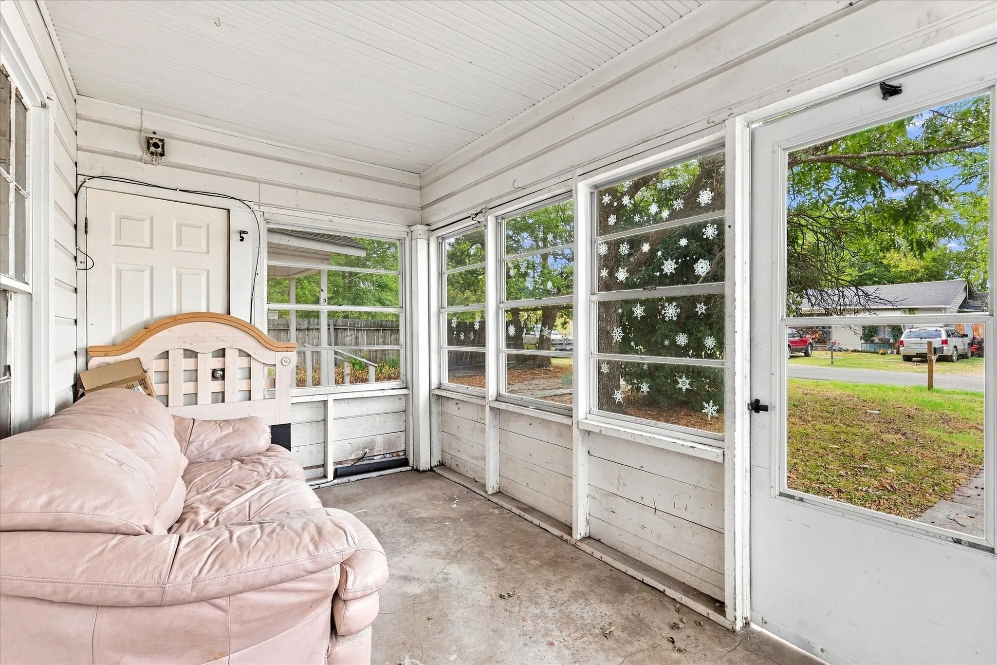 Single Family Residence For Sale in Van Zandt County , 220 S 2nd Street, Wills Point, Texas 75169, 3 Bedroom, 3 Bathroom, Garage spaces, 2,172 Sqft, built in 1957, mls#21365207, Real Estate Agent in Wills Point, Homes For Sale in Van Zandt county, Homes For Sale in Wills Point, Realtor in Wills Point Texas, Real Estate Brokerage Independent Realty Texas, Luminita Cordes Realtor