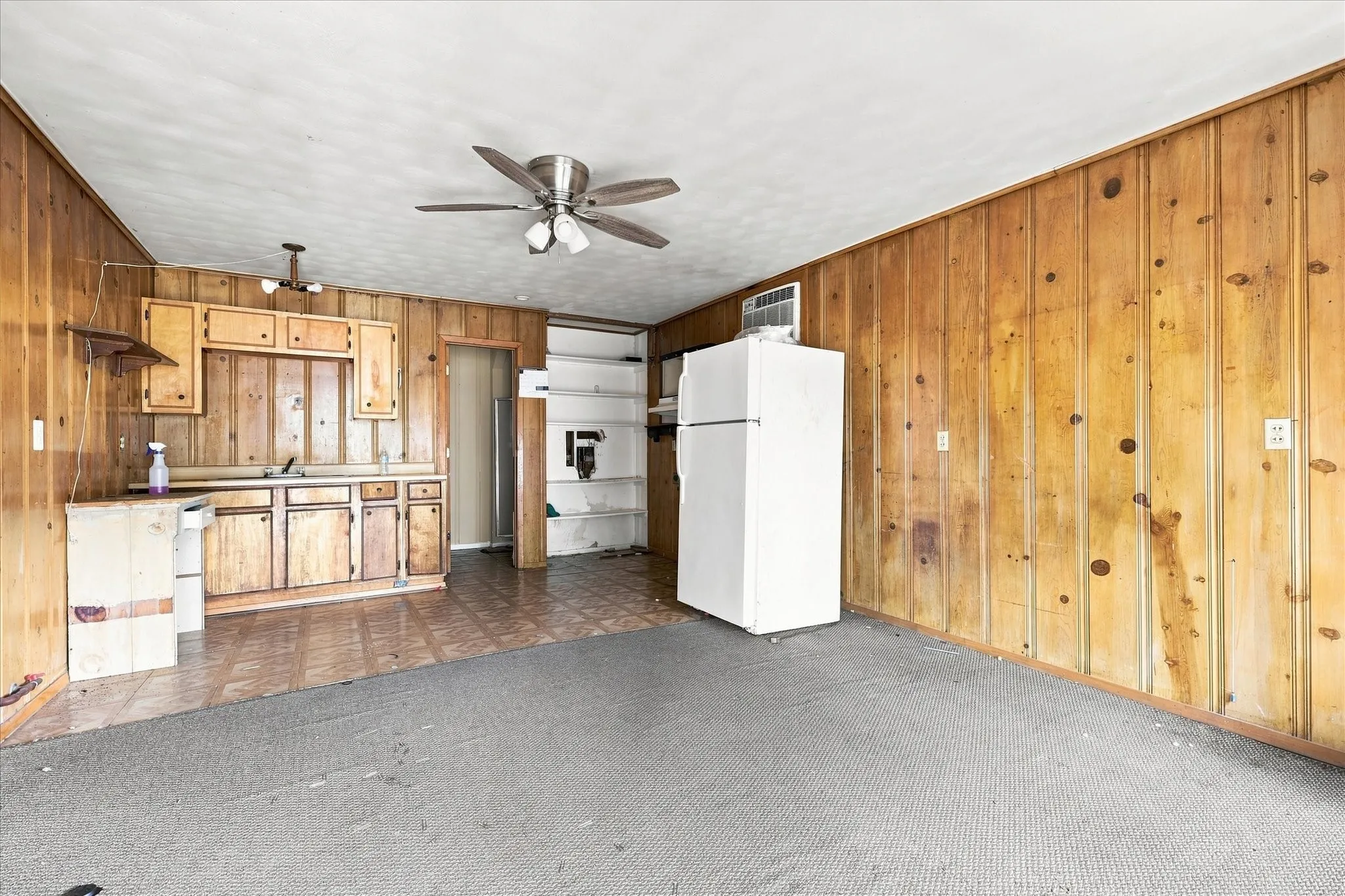 Single Family Residence For Sale in Van Zandt County , 220 S 2nd Street, Wills Point, Texas 75169, 3 Bedroom, 3 Bathroom, Garage spaces, 2,172 Sqft, built in 1957, mls#21365207, Real Estate Agent in Wills Point, Homes For Sale in Van Zandt county, Homes For Sale in Wills Point, Realtor in Wills Point Texas, Real Estate Brokerage Independent Realty Texas, Luminita Cordes Realtor