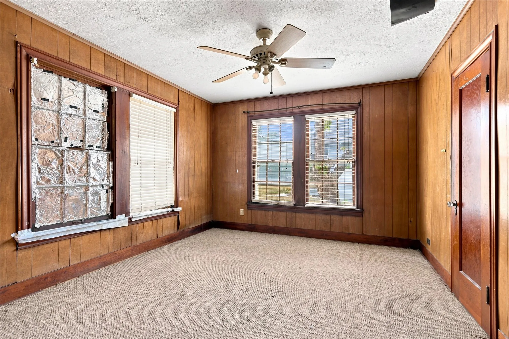 Single Family Residence For Sale in Van Zandt County , 220 S 2nd Street, Wills Point, Texas 75169, 3 Bedroom, 3 Bathroom, Garage spaces, 2,172 Sqft, built in 1957, mls#21365207, Real Estate Agent in Wills Point, Homes For Sale in Van Zandt county, Homes For Sale in Wills Point, Realtor in Wills Point Texas, Real Estate Brokerage Independent Realty Texas, Luminita Cordes Realtor