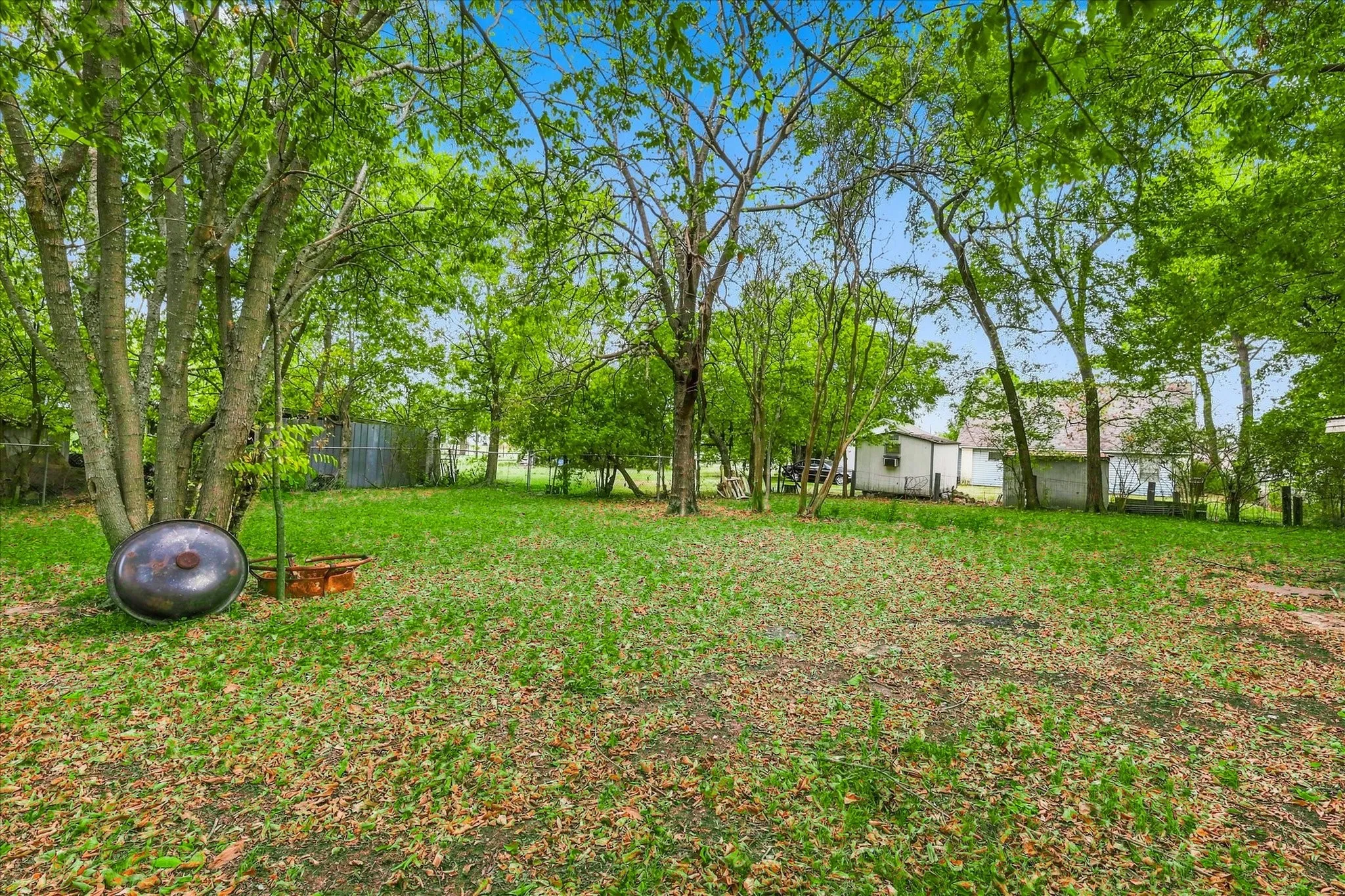 Single Family Residence For Sale in Van Zandt County , 220 S 2nd Street, Wills Point, Texas 75169, 3 Bedroom, 3 Bathroom, Garage spaces, 2,172 Sqft, built in 1957, mls#21365207, Real Estate Agent in Wills Point, Homes For Sale in Van Zandt county, Homes For Sale in Wills Point, Realtor in Wills Point Texas, Real Estate Brokerage Independent Realty Texas, Luminita Cordes Realtor