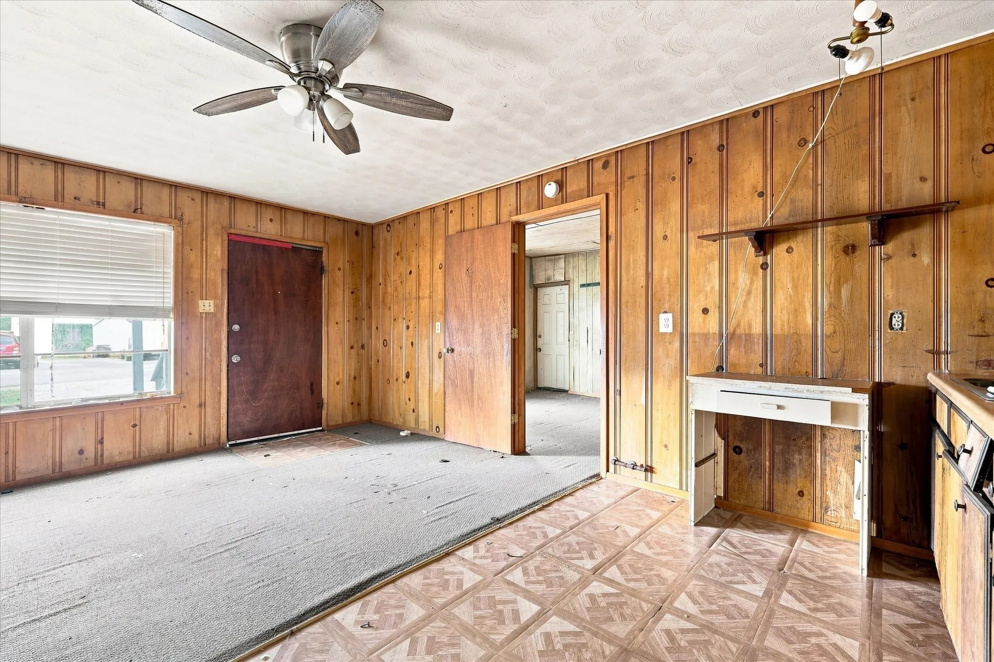 Single Family Residence For Sale in Van Zandt County , 220 S 2nd Street, Wills Point, Texas 75169, 3 Bedroom, 3 Bathroom, Garage spaces, 2,172 Sqft, built in 1957, mls#21365207, Real Estate Agent in Wills Point, Homes For Sale in Van Zandt county, Homes For Sale in Wills Point, Realtor in Wills Point Texas, Real Estate Brokerage Independent Realty Texas, Luminita Cordes Realtor