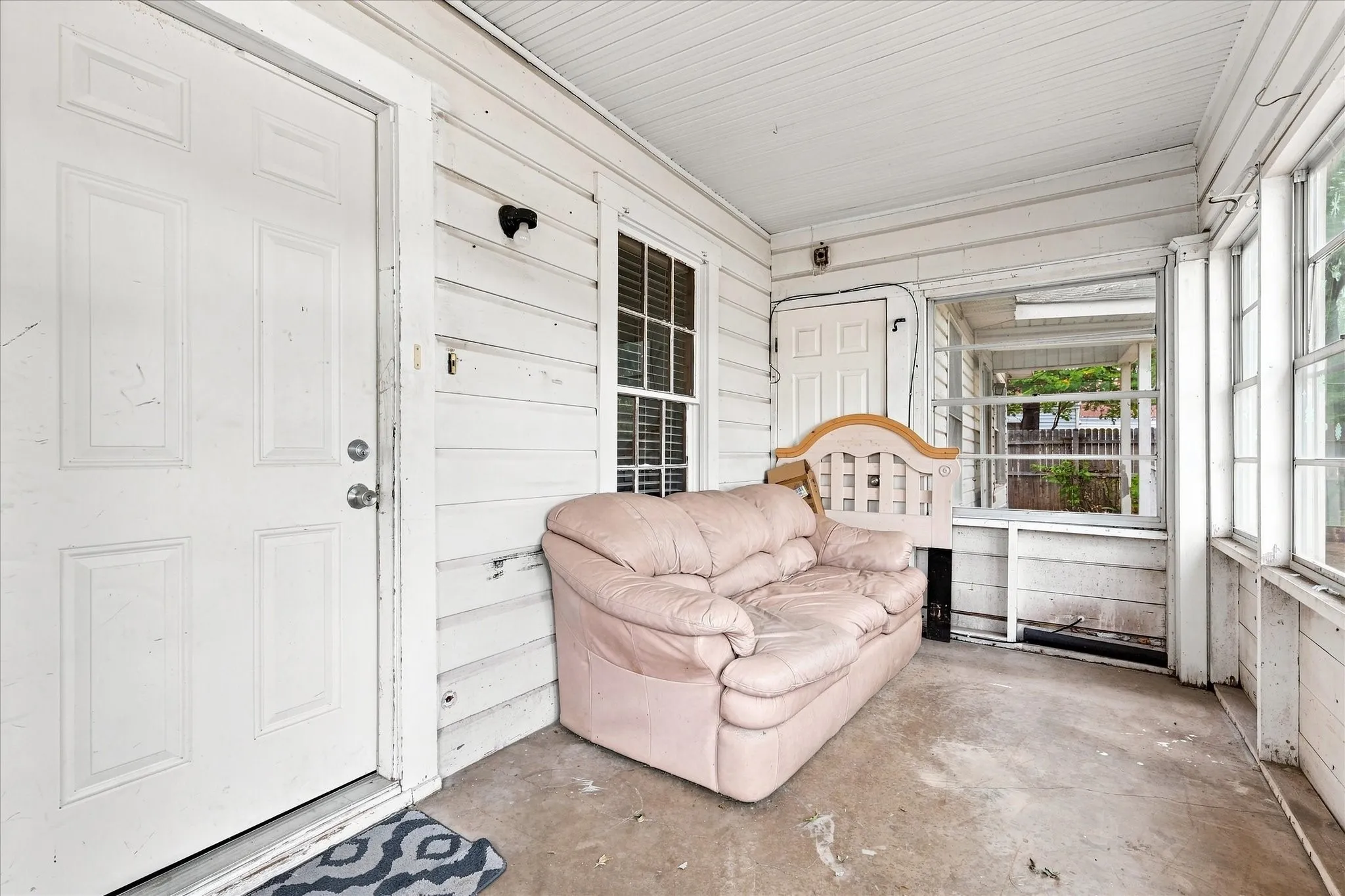 Single Family Residence For Sale in Van Zandt County , 220 S 2nd Street, Wills Point, Texas 75169, 3 Bedroom, 3 Bathroom, Garage spaces, 2,172 Sqft, built in 1957, mls#21365207, Real Estate Agent in Wills Point, Homes For Sale in Van Zandt county, Homes For Sale in Wills Point, Realtor in Wills Point Texas, Real Estate Brokerage Independent Realty Texas, Luminita Cordes Realtor