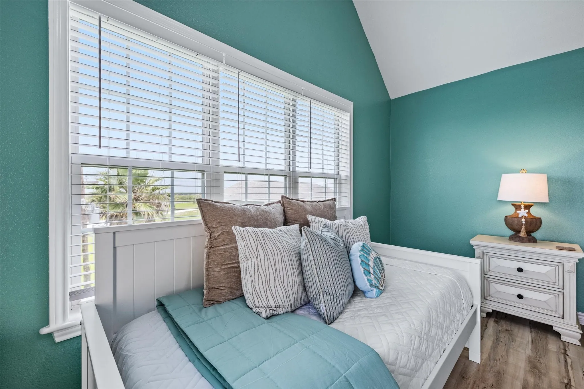 Twin daybed :)