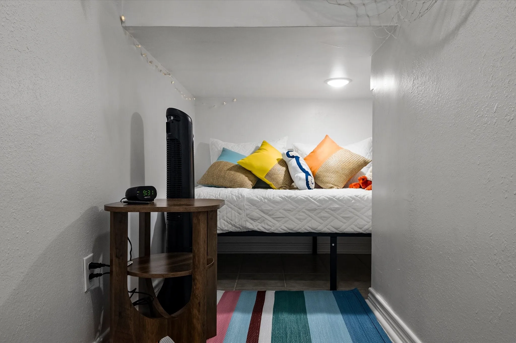 A super fun adventure of a hiding place for the kiddos - The Sea Cave with twin bed!