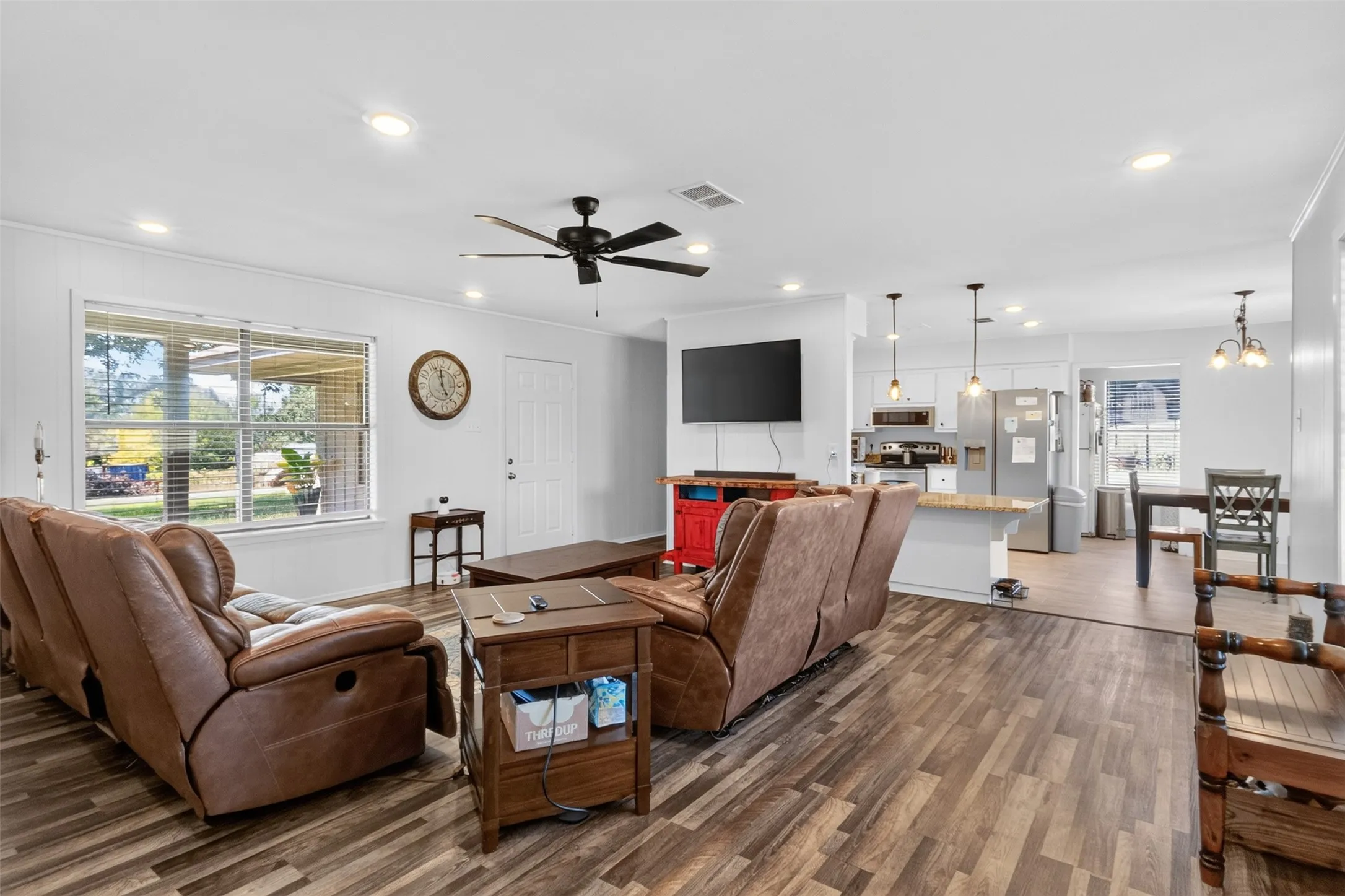 Single Family Residence For Sale in Upshur County , 6834 Fm 1795, Gilmer, Texas 75644, 3 Bedroom, 2 Bathroom, 2 Garage spaces, 1,714 Sqft, built in 1993, Price $269,900, mls#21364941, Real Estate Agent in Gilmer, Homes For Sale in Upshur county, Homes For Sale in Gilmer, Realtor in Gilmer Texas, Real Estate Brokerage Independent Realty Texas, Luminita Cordes Realtor