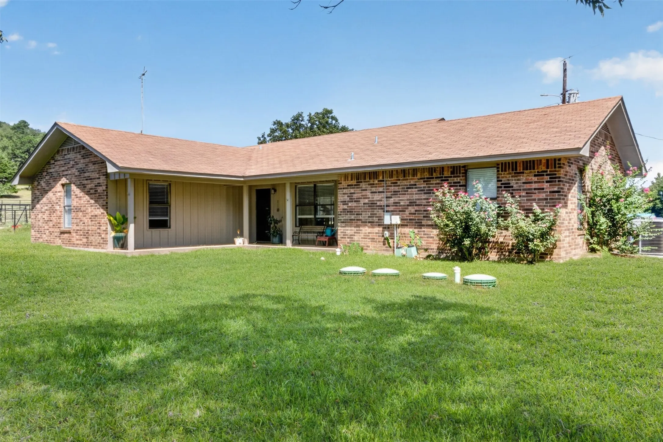 Single Family Residence For Sale in Upshur County , 6834 Fm 1795, Gilmer, Texas 75644, 3 Bedroom, 2 Bathroom, 2 Garage spaces, 1,714 Sqft, built in 1993, Price $269,900, mls#21364941, Real Estate Agent in Gilmer, Homes For Sale in Upshur county, Homes For Sale in Gilmer, Realtor in Gilmer Texas, Real Estate Brokerage Independent Realty Texas, Luminita Cordes Realtor