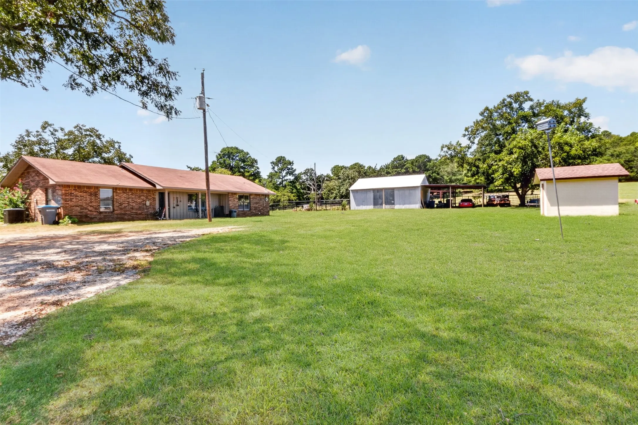 Single Family Residence For Sale in Upshur County , 6834 Fm 1795, Gilmer, Texas 75644, 3 Bedroom, 2 Bathroom, 2 Garage spaces, 1,714 Sqft, built in 1993, Price $269,900, mls#21364941, Real Estate Agent in Gilmer, Homes For Sale in Upshur county, Homes For Sale in Gilmer, Realtor in Gilmer Texas, Real Estate Brokerage Independent Realty Texas, Luminita Cordes Realtor