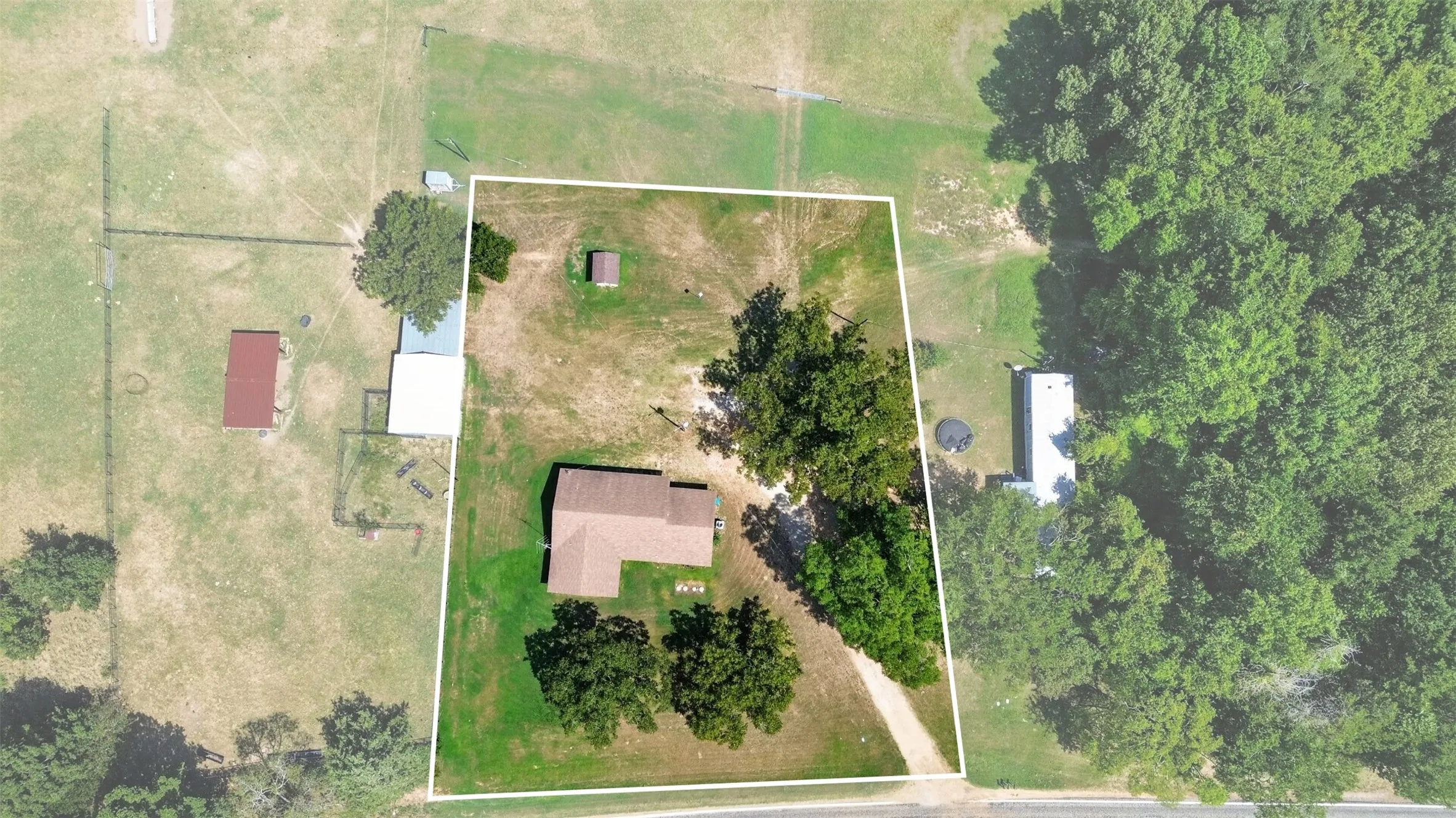 Single Family Residence For Sale in Upshur County , 6834 Fm 1795, Gilmer, Texas 75644, 3 Bedroom, 2 Bathroom, 2 Garage spaces, 1,714 Sqft, built in 1993, Price $269,900, mls#21364941, Real Estate Agent in Gilmer, Homes For Sale in Upshur county, Homes For Sale in Gilmer, Realtor in Gilmer Texas, Real Estate Brokerage Independent Realty Texas, Luminita Cordes Realtor