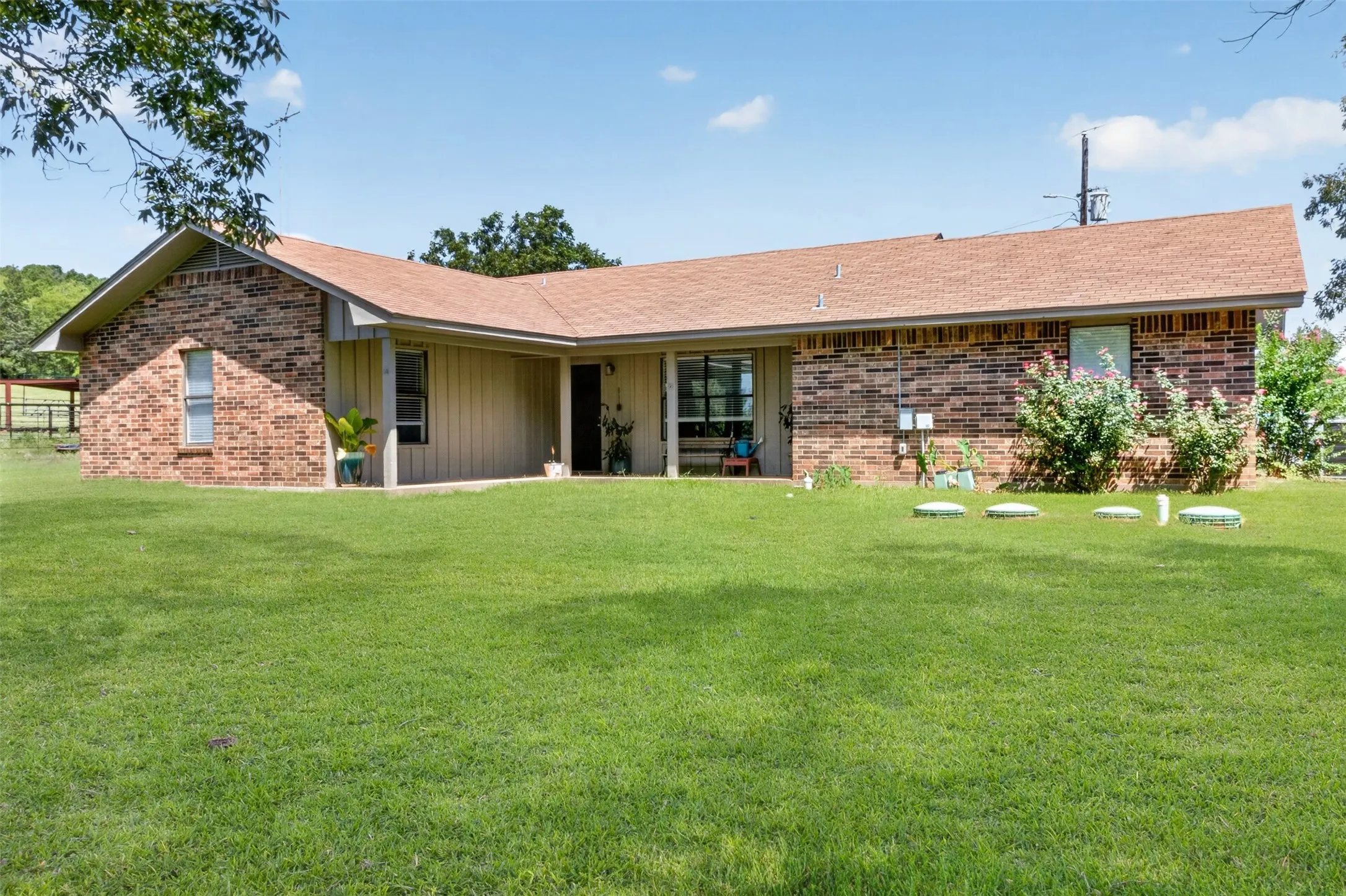 Single Family Residence For Sale in Upshur County , 6834 Fm 1795, Gilmer, Texas 75644, 3 Bedroom, 2 Bathroom, 2 Garage spaces, 1,714 Sqft, built in 1993, Price $269,900, mls#21364941, Real Estate Agent in Gilmer, Homes For Sale in Upshur county, Homes For Sale in Gilmer, Realtor in Gilmer Texas, Real Estate Brokerage Independent Realty Texas, Luminita Cordes Realtor